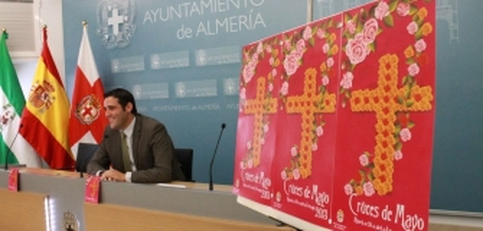 Las flores y los patios adornados llenarán Almería con las Cruces