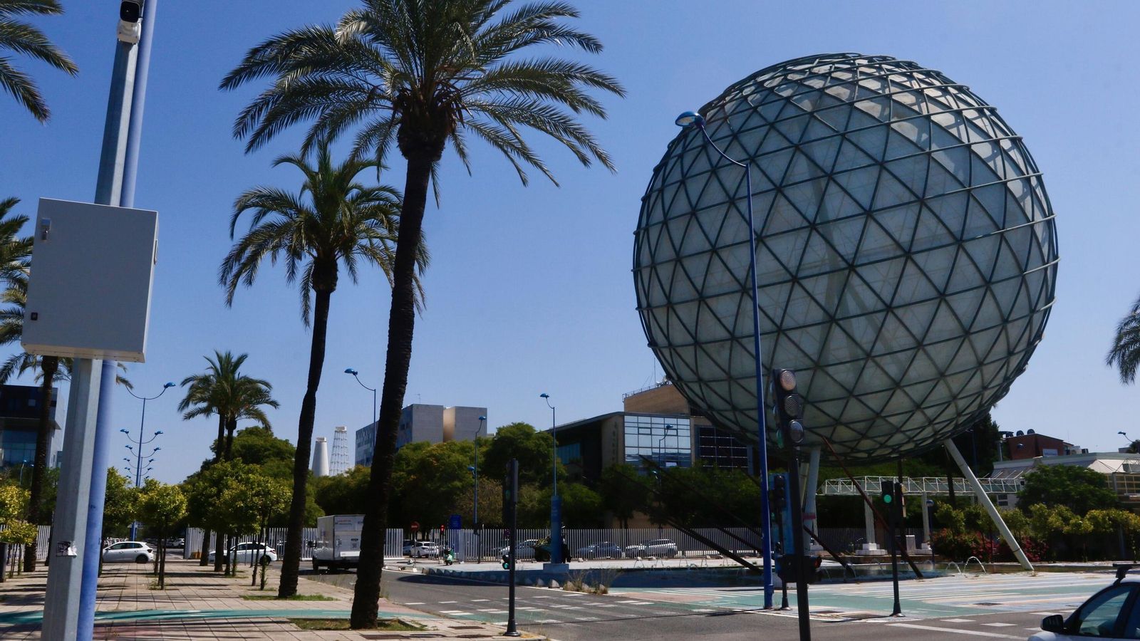 La esfera bioclimática de la Expo92 en el PCT Cartuja.