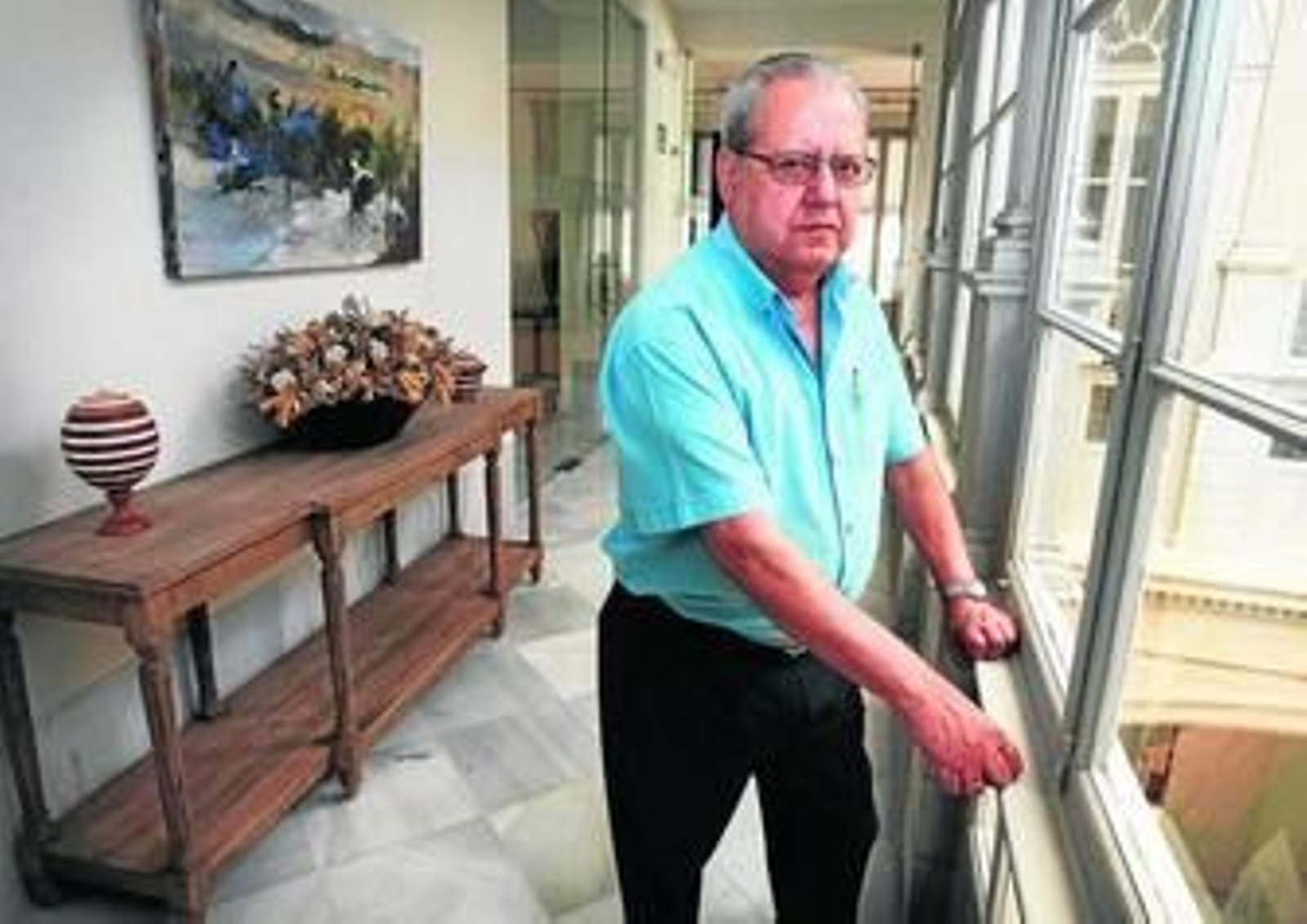 El vicepresidente de la Fundación en la primera planta de la sede, en plaza Rafael Rivero.