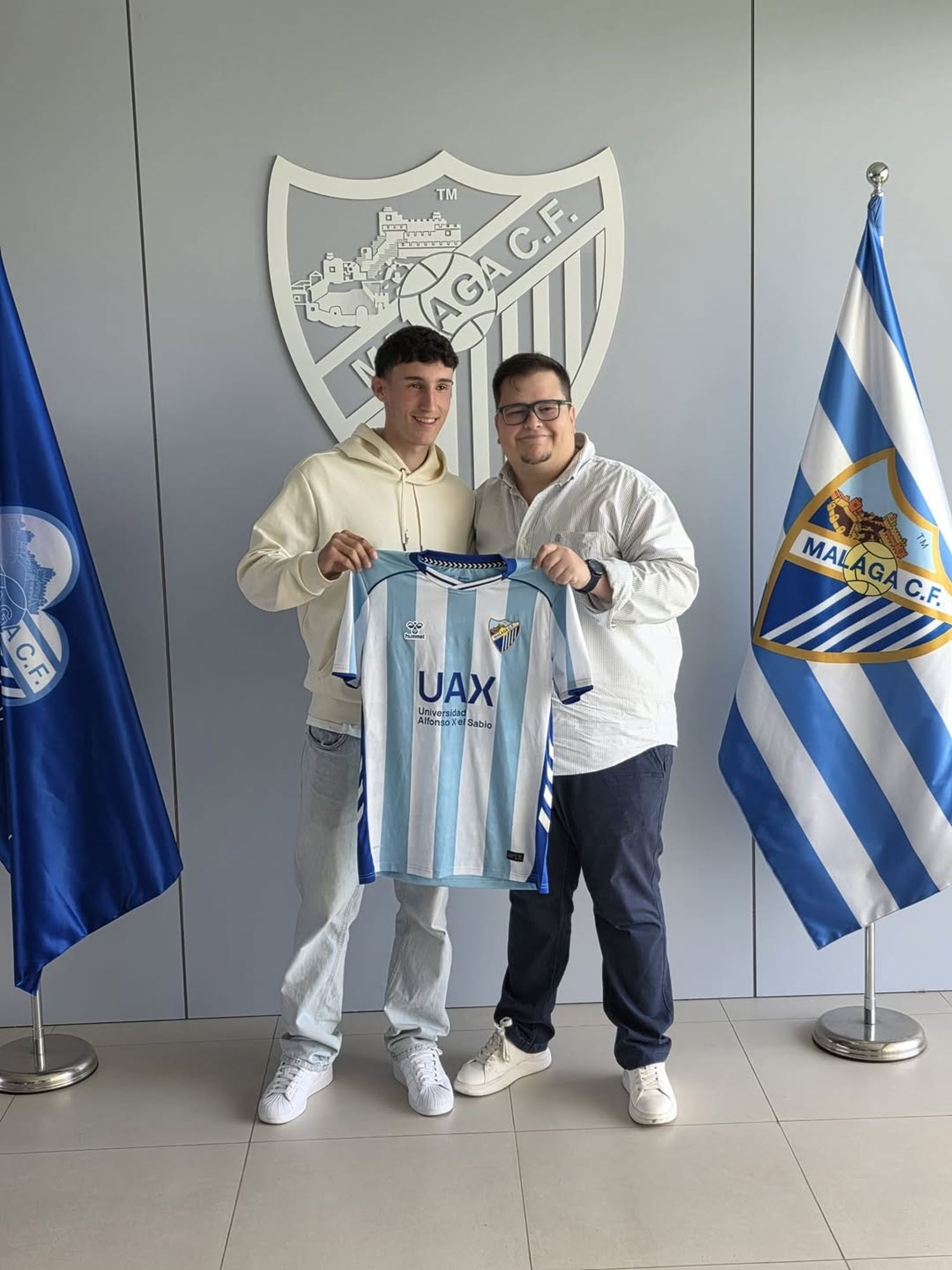 El Málaga CF renueva al canterano Cristian Cantero