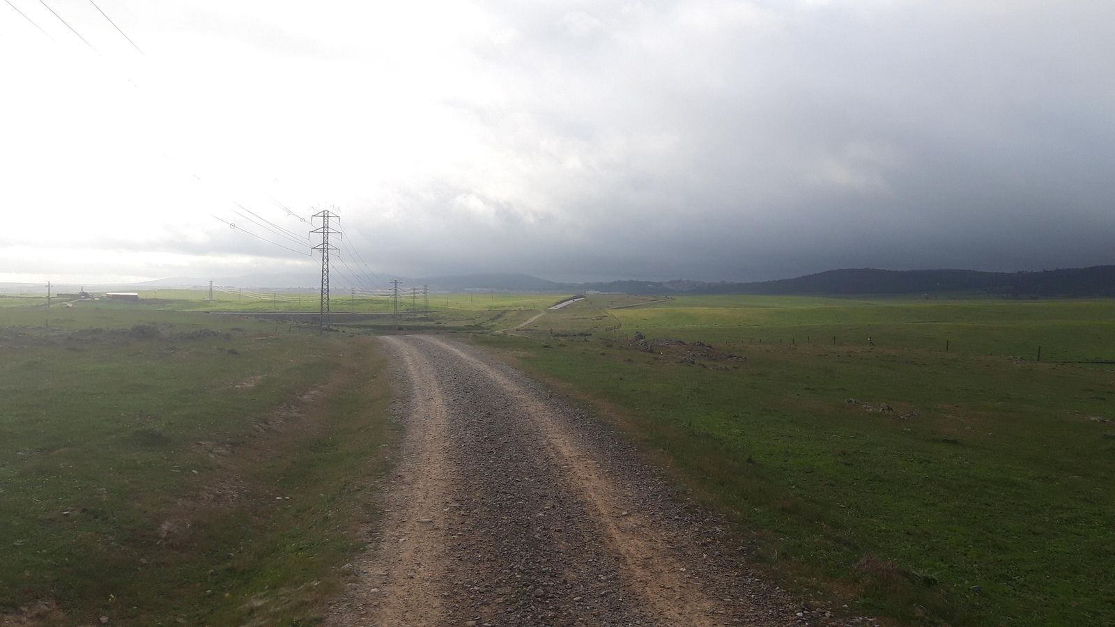 En el primer tramo entre Cáceres y Casar nos aguarda una llanura.