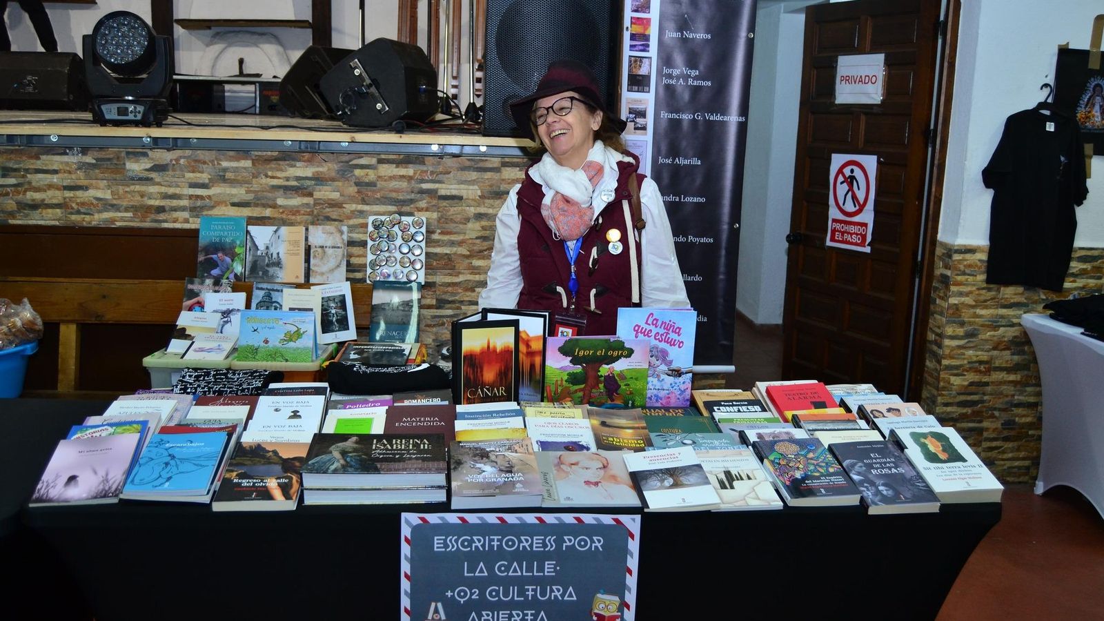 Páginas en lugar de calles: el pueblo de la Alpujarra 'tematizado' en torno a la literatura Páginas en lugar de calles: el pueblo de la Alpujarra 'tematizado' en torno a la literatura