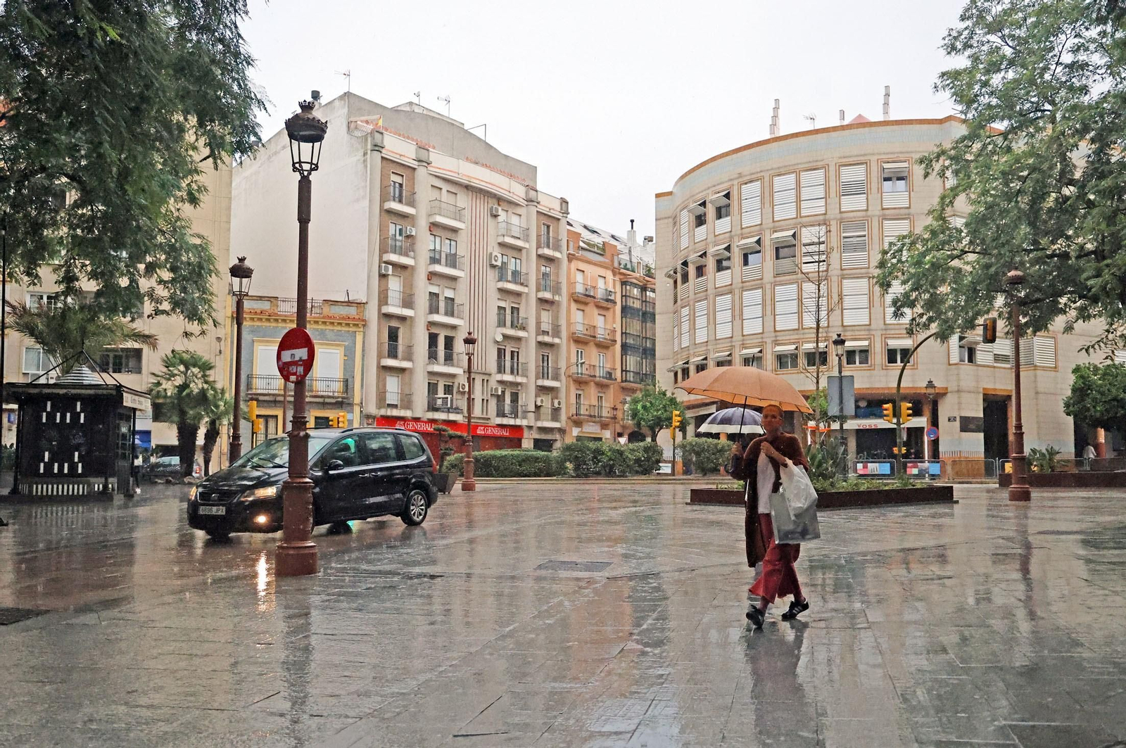Lluvia en la capital onubense.