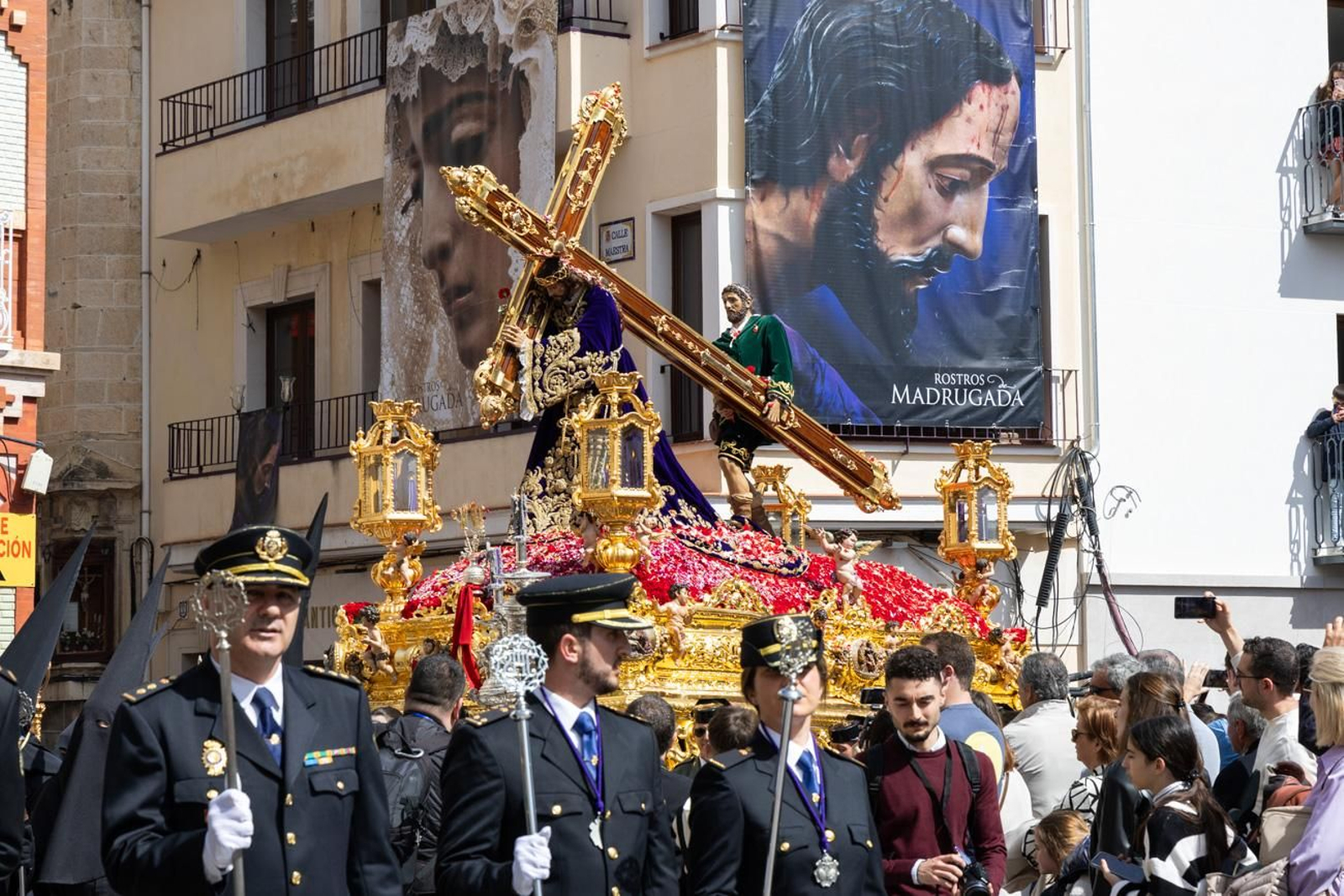 Los jiennenses acuden un año más al encuentro de Nuestro Padre Jesús