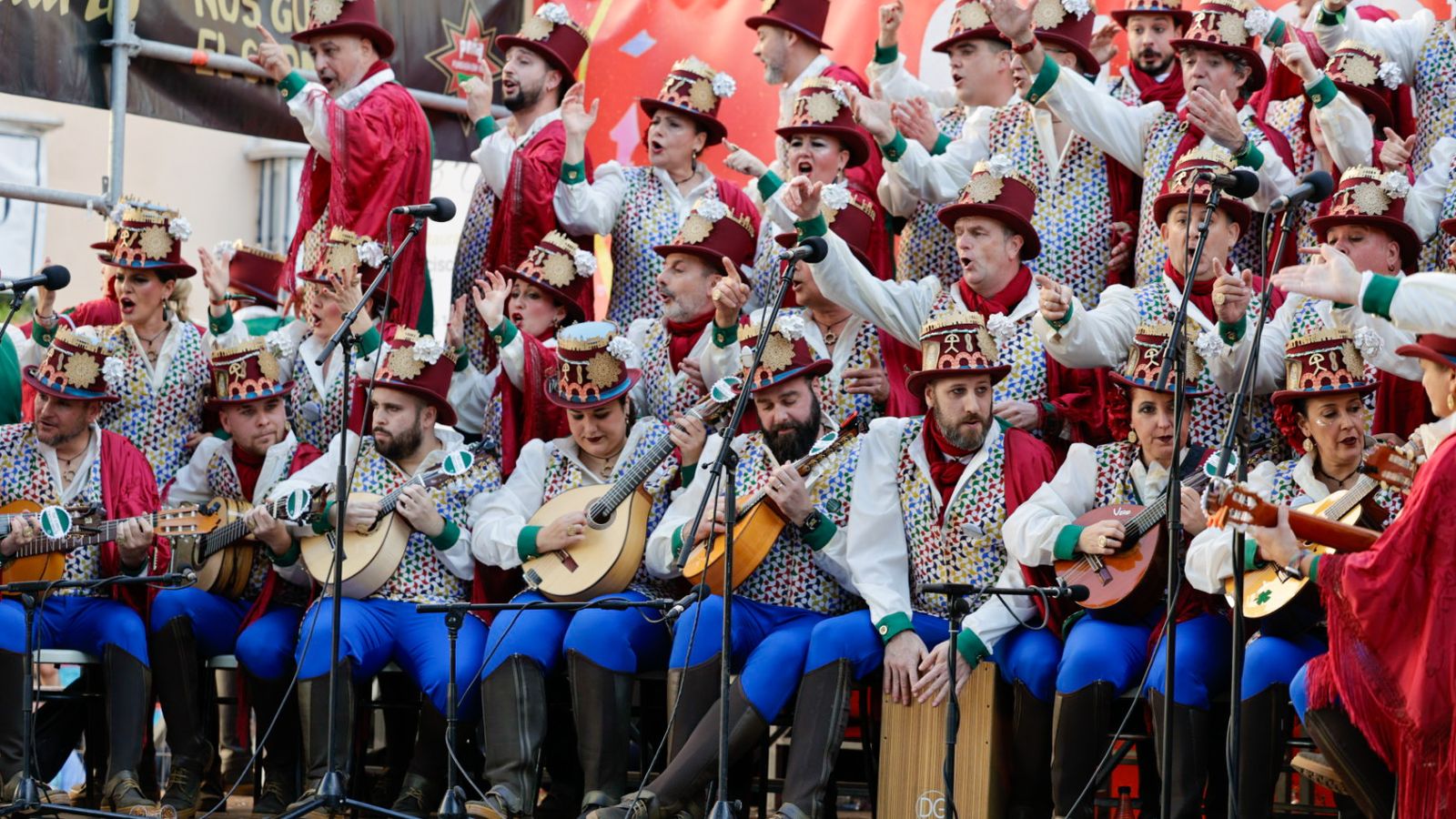 Así vive Cádiz su primer sábado de Carnaval 2025: búscate entre las imágenes del día en la calle