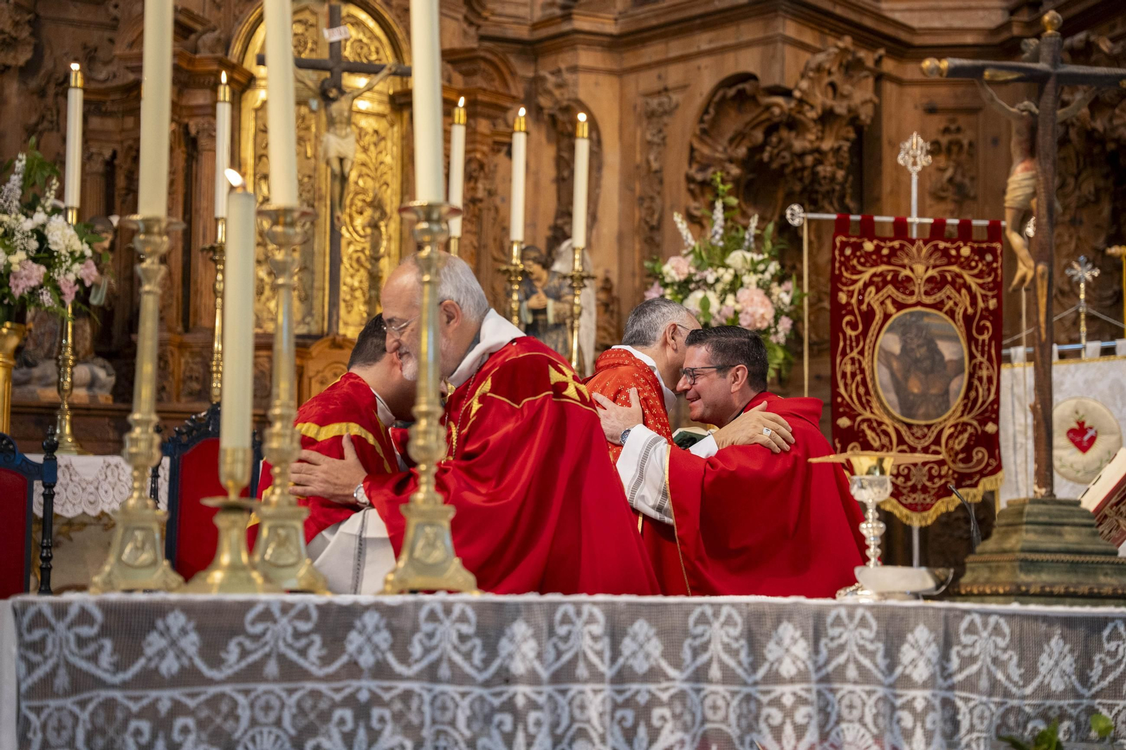 Eucaristía y procesión de Exaltación de la Cruz en la localidad de Vélez-Rubio