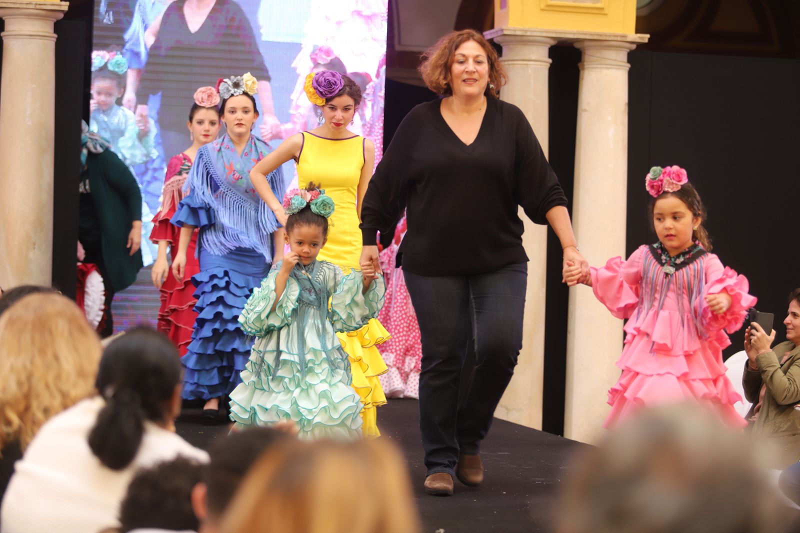 Imágenes del desfile de moda flamenca de los mas pequeños