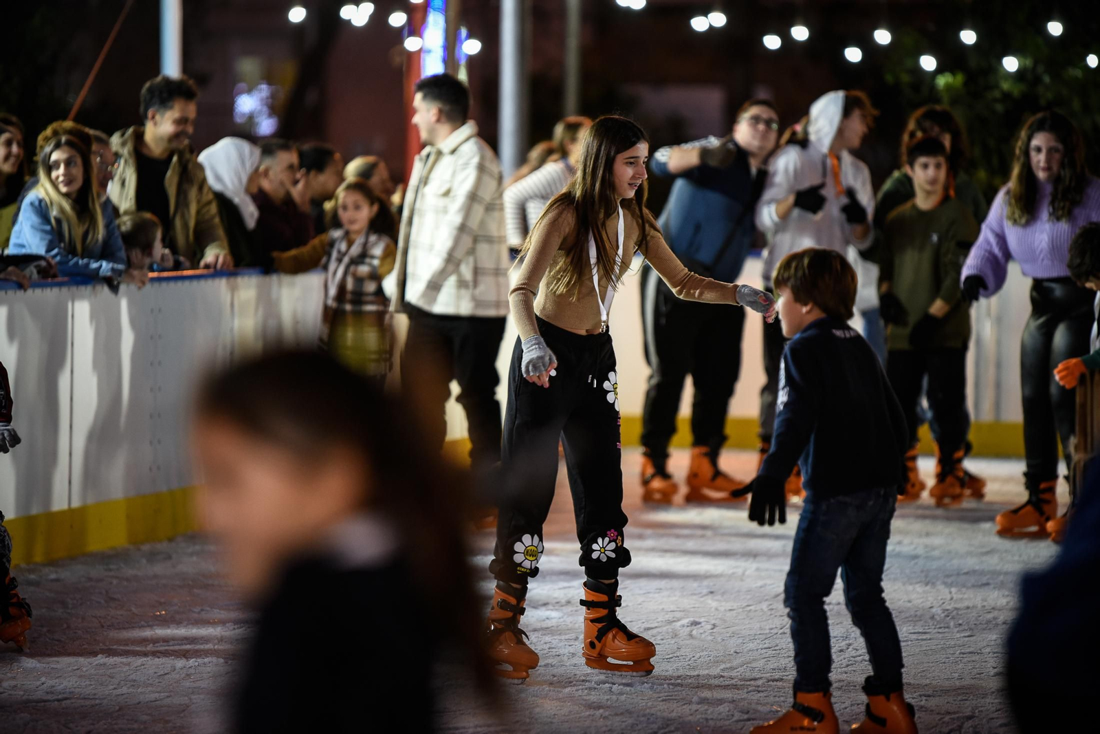 La pista de patinaje sobre hielo en Isla chica, en imágenes