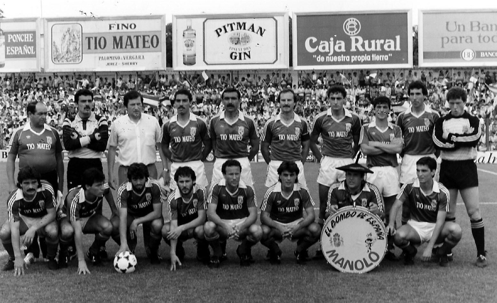 Al ascenso del Xerez XCD en la 85/86 no faltó ni Manolo el del Bombo.