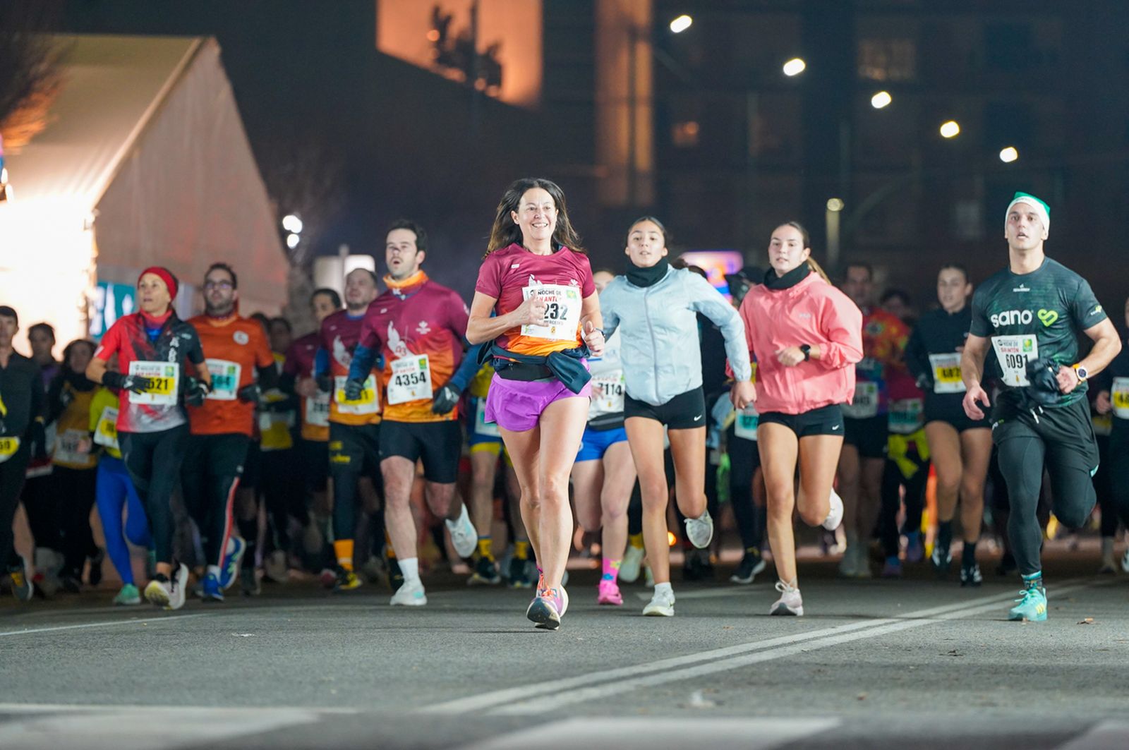 En imágenes: búscate en tu llegada a meta de la Carrera de San Antón 2026 (15)