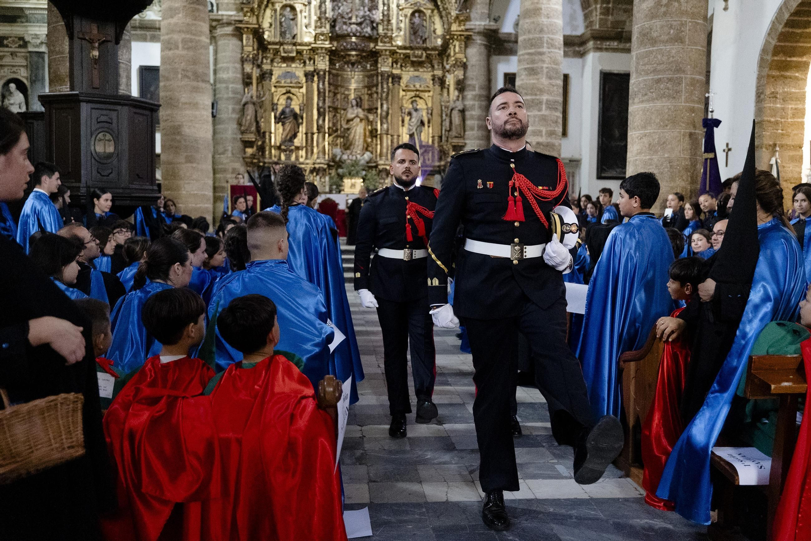 Imágenes de la salida de Las Aguas en la Semana Santa de Cádiz 2025