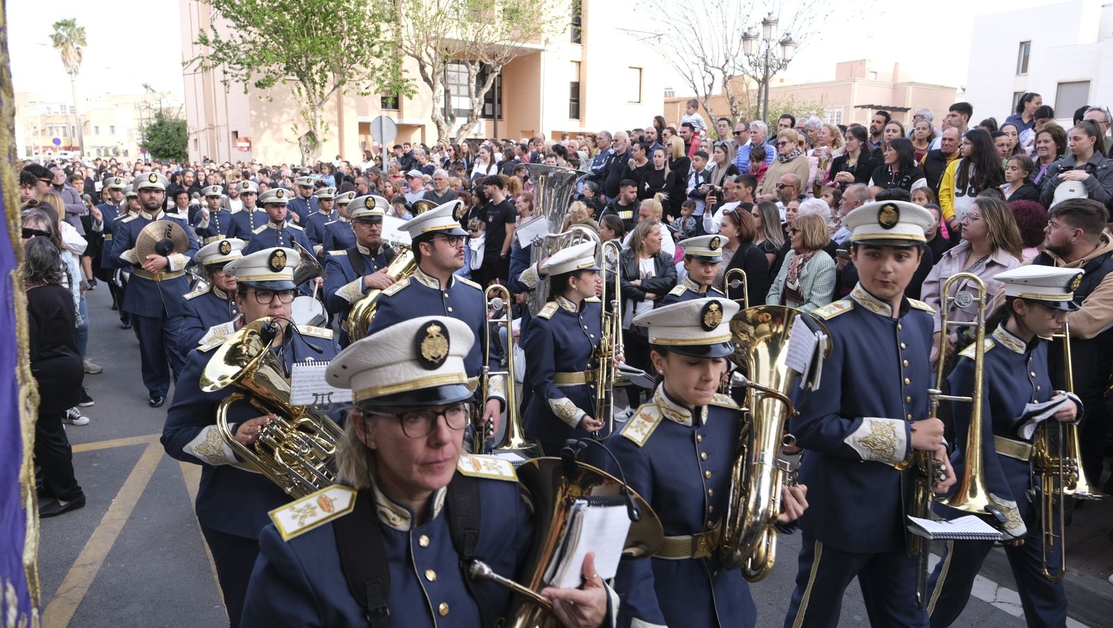 La procesión del Encuentro por las calles de Almería, en imágenes