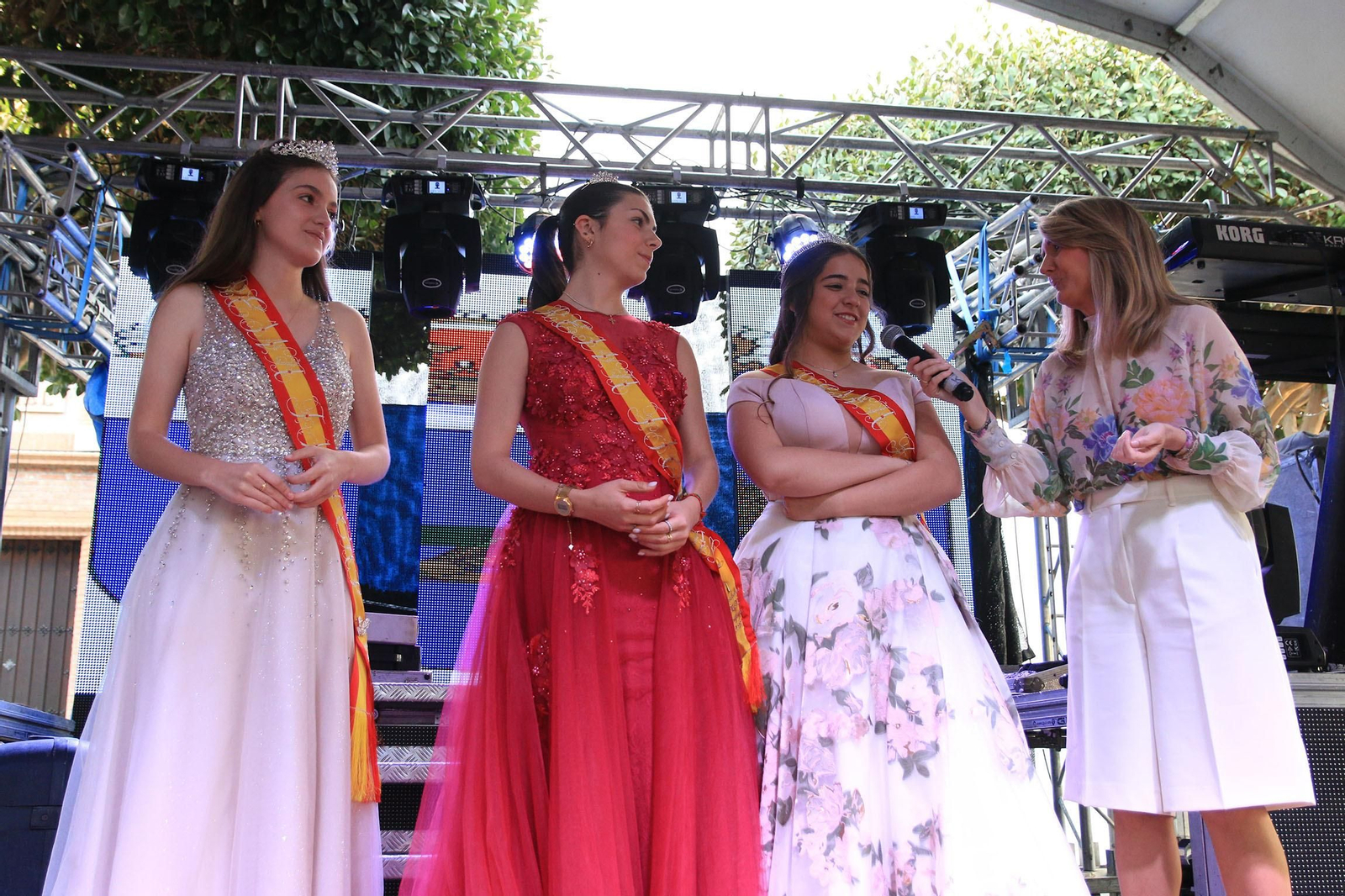 Pregón y coronación de reinas y damas de honor en las fiestas de Canjáyar