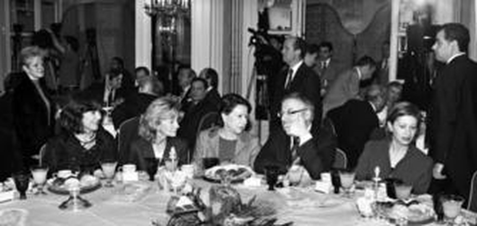 Carmen Calvo, Elena Salgado, Magdalena Álvarez, José Blanco y Elena Espinosa, ayer en Madrid.
