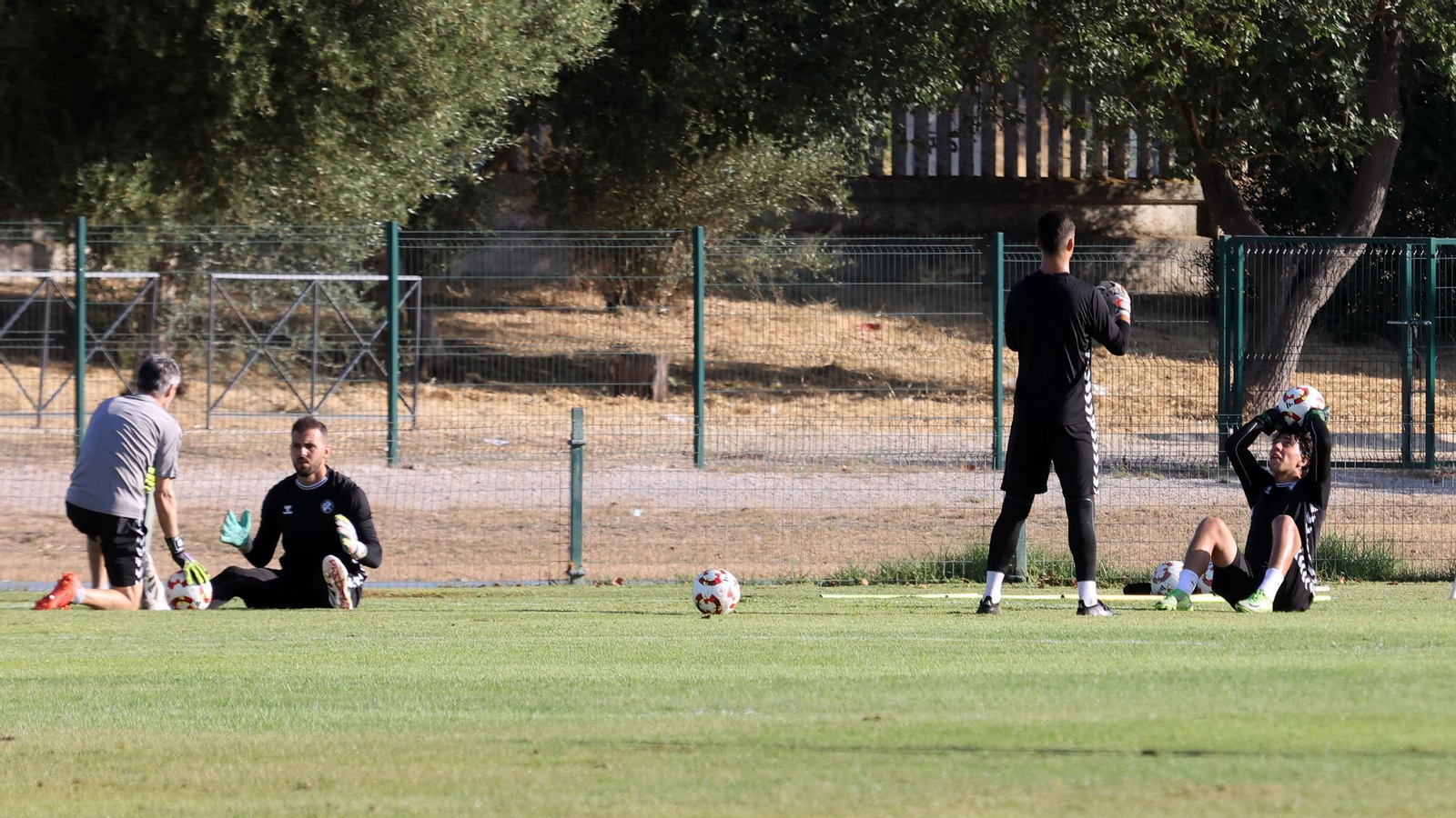 Las fotos del primer entrenamiento de la pretemporada 2025 del Xerez DFC