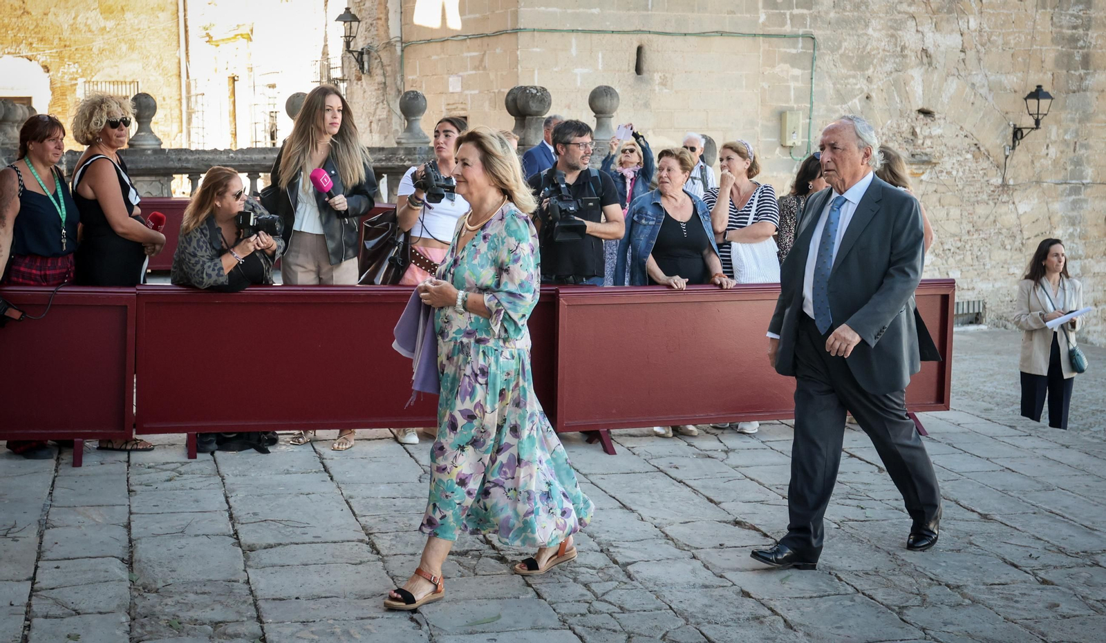 Imágenes de los asistentes a la boda de Ana Cristina Portillo Domecq en la Catedral de Jerez Imágenes de los asistentes a la boda de Ana Cristina Portillo Domecq en la Catedral de Jerez