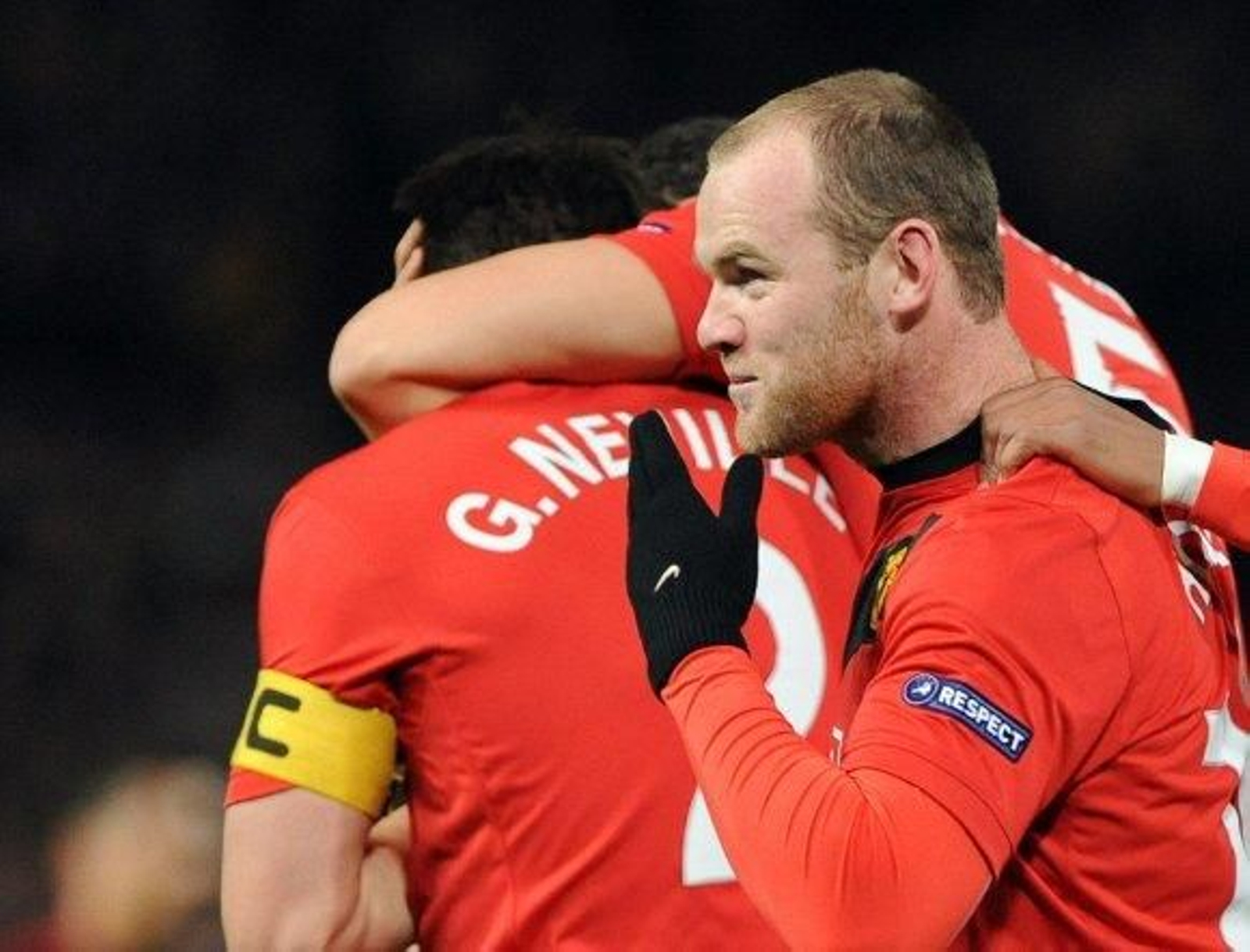 Rooney arrasa al Milán en la vuelta de Beckham a Manchester (4-0)