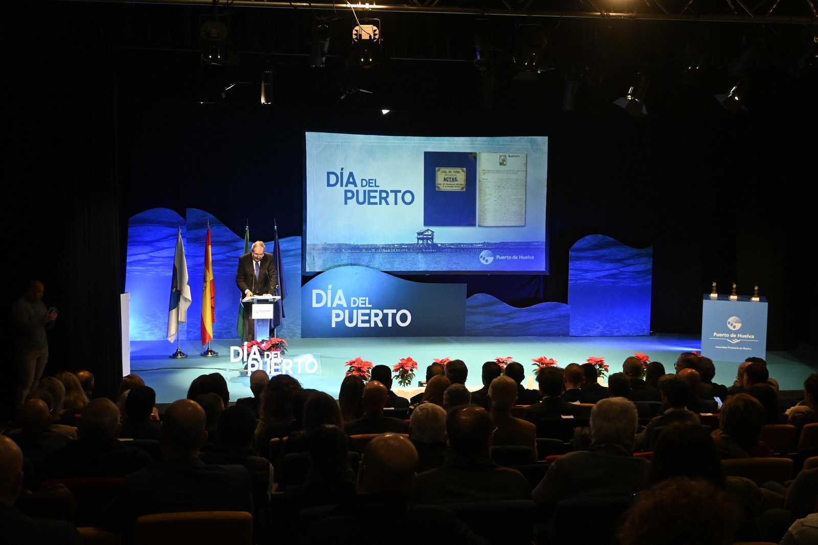 Imágenes del acto de celebración del Día del Puerto, en Huelva