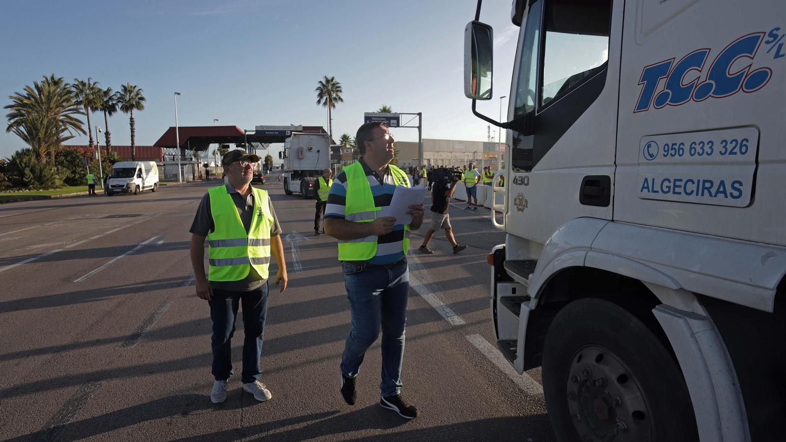 Fotos del paro de camioneros en el puerto de Algeciras