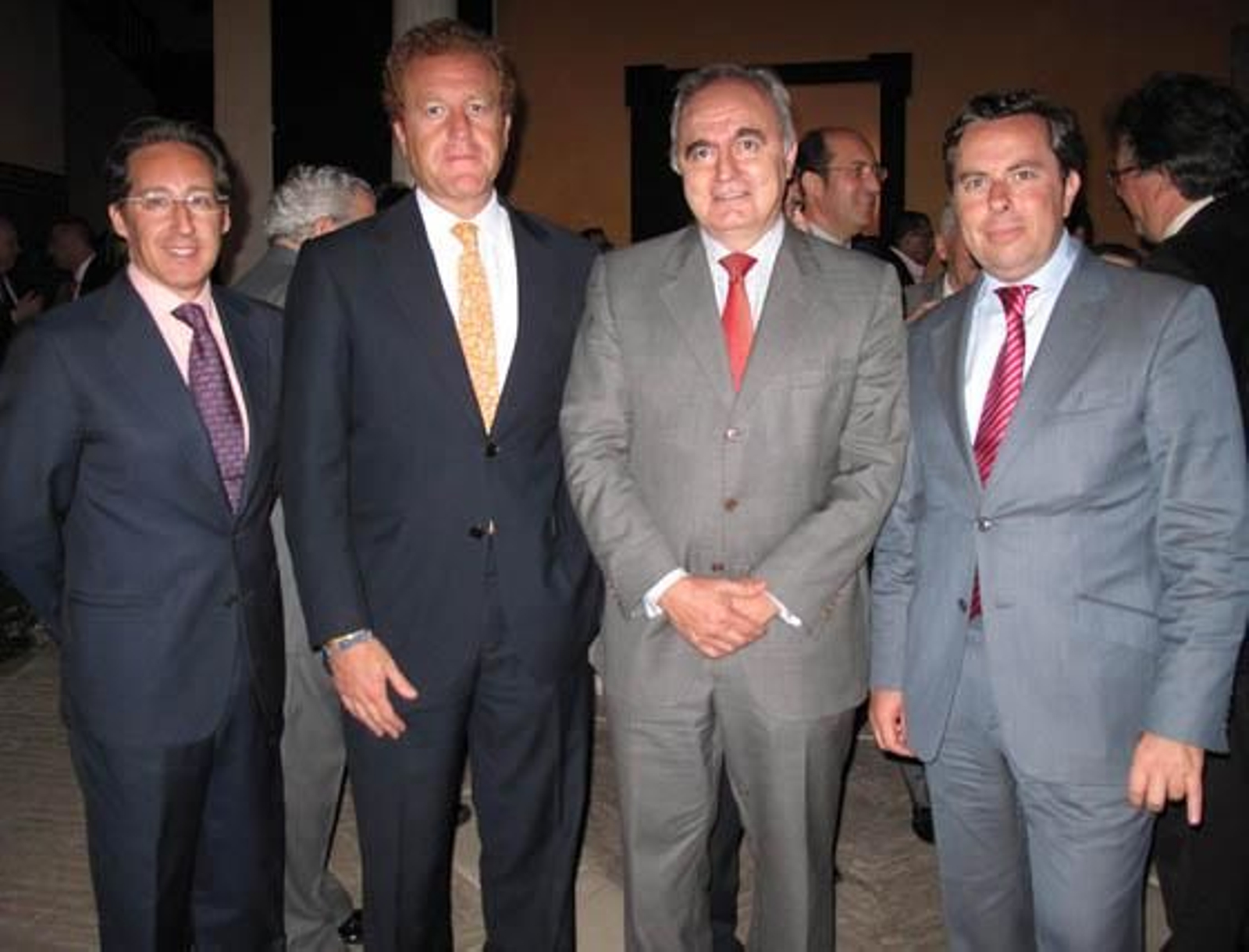 Pedro Robles (Casa Robles); Manuel Otero, presidente de los hoteleros de Sevilla; Moisés Sampedro (CES) y Salvador Fernández, gerente de la Cámara .

Foto: Victoria Ramírez