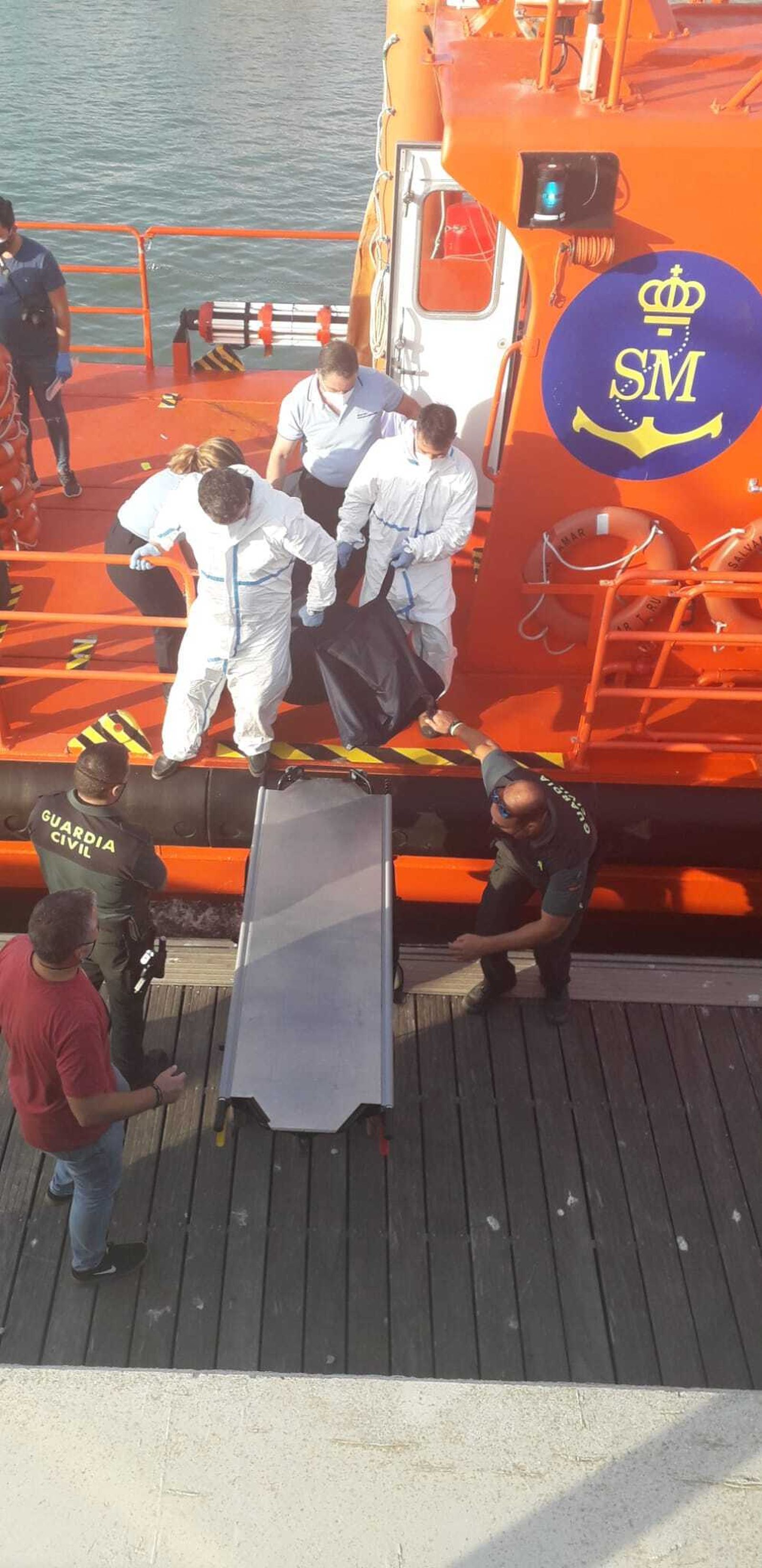 Rescatados dos nuevos cuerpos del naufragio de Trafalgar