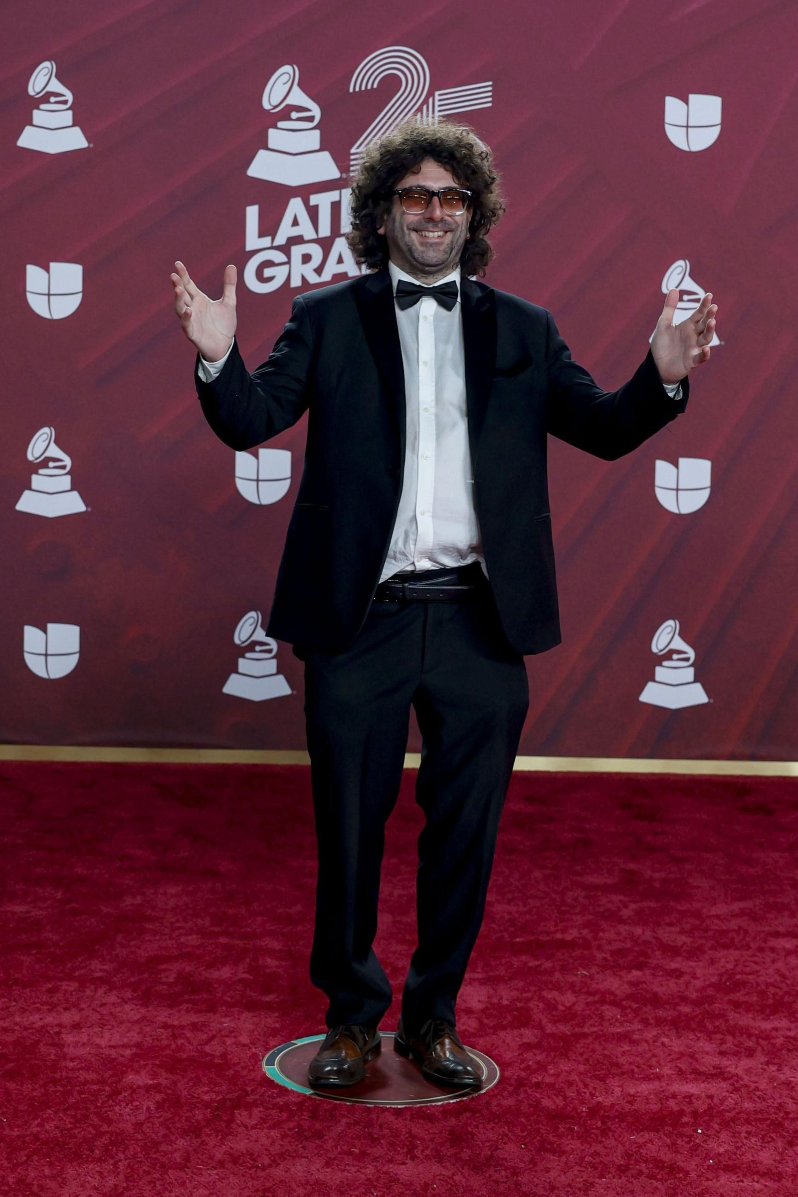 Todos los famosos, tendencias y curiosidades en la alfombra roja de la 25 edición de los Grammy Latinos