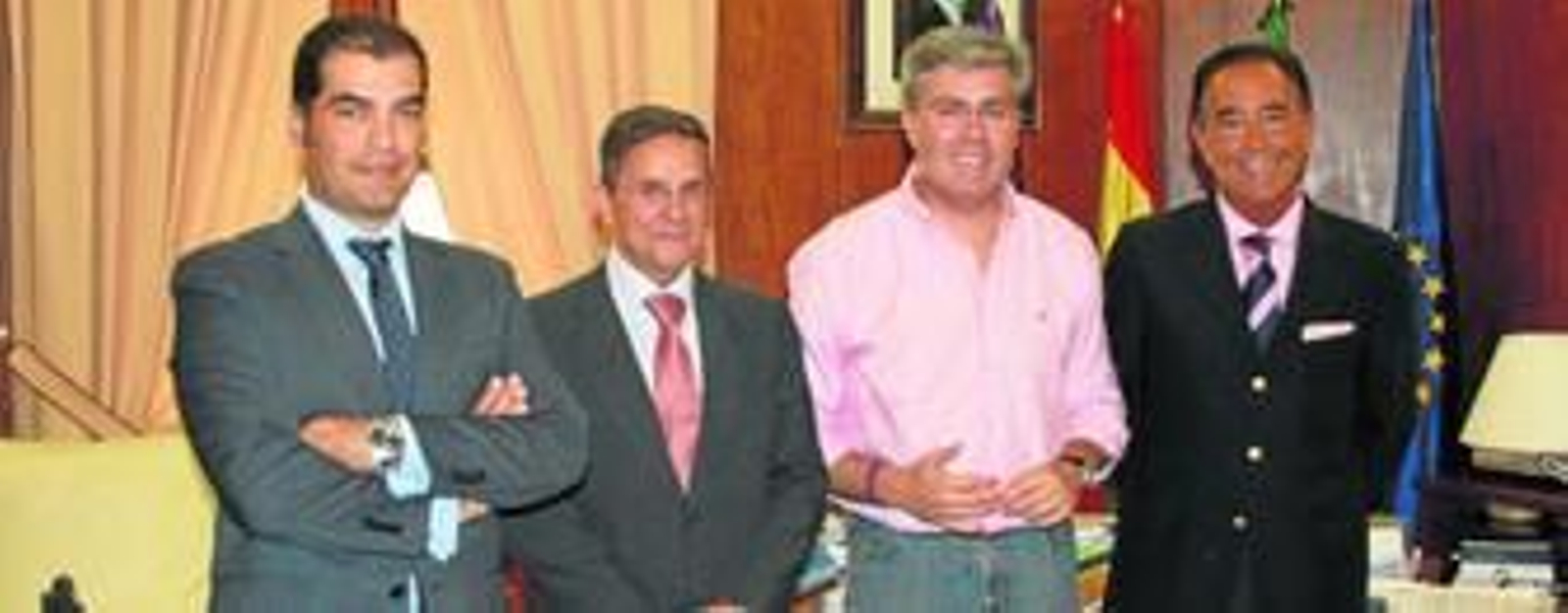 Imagen de los asistentes a la reunión institucional en Jaén.