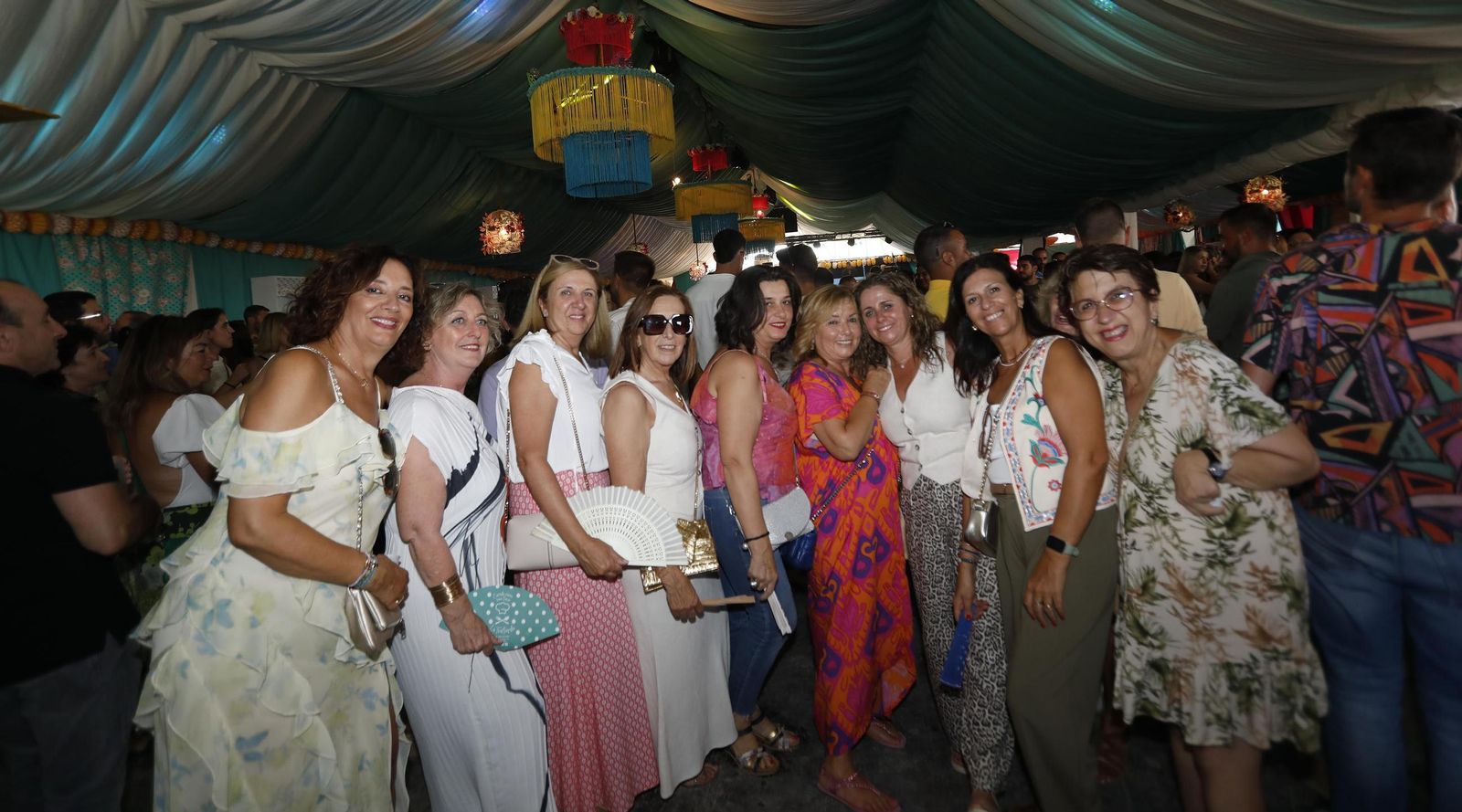 Búscate en las fotos del Día de la Mujer en la Feria de Tarifa