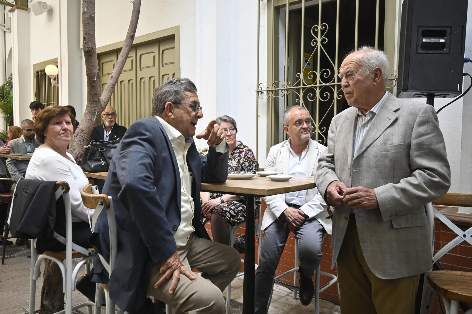 Ambiente en la presentación de la Guía de la Semana Santa de Huelva, en imágenes