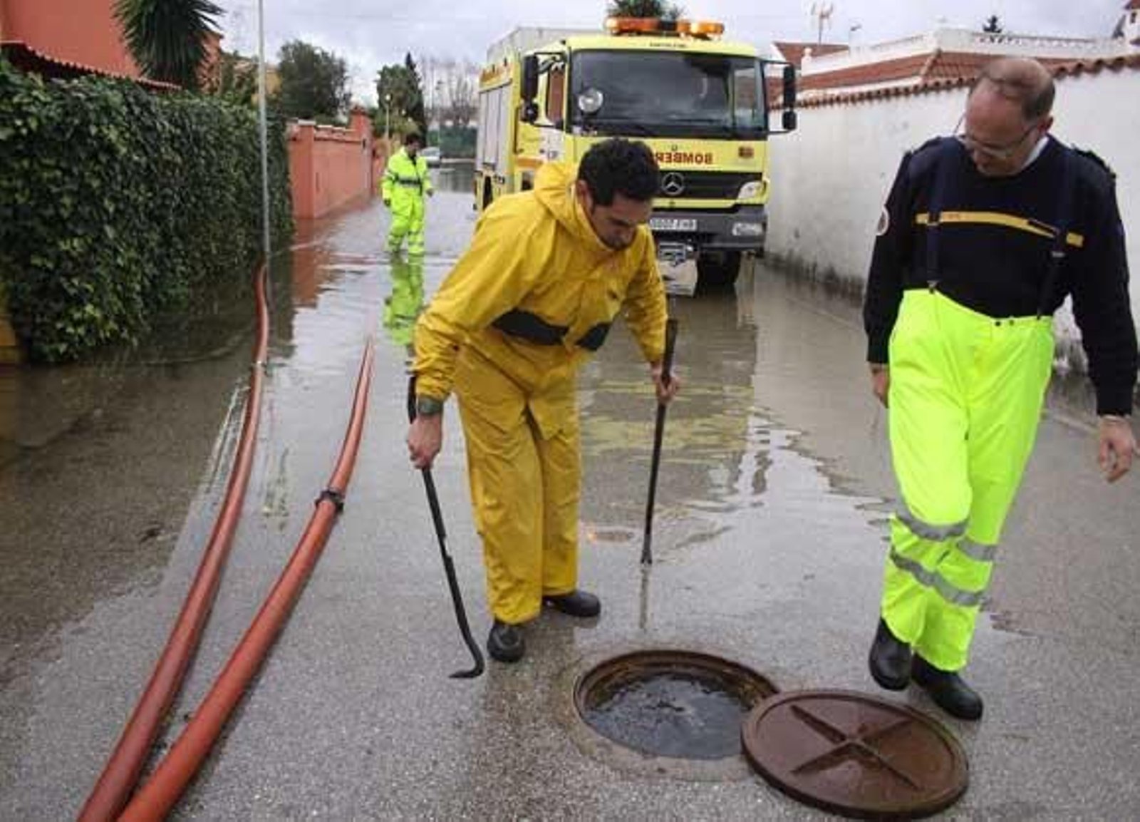 Las fuertes lluvias provocaron numerosas incidencias y un reguero de daños en muchas poblaciones de la comarca

Foto: Fotos Vanessa Perez-Erasmo Fenoy