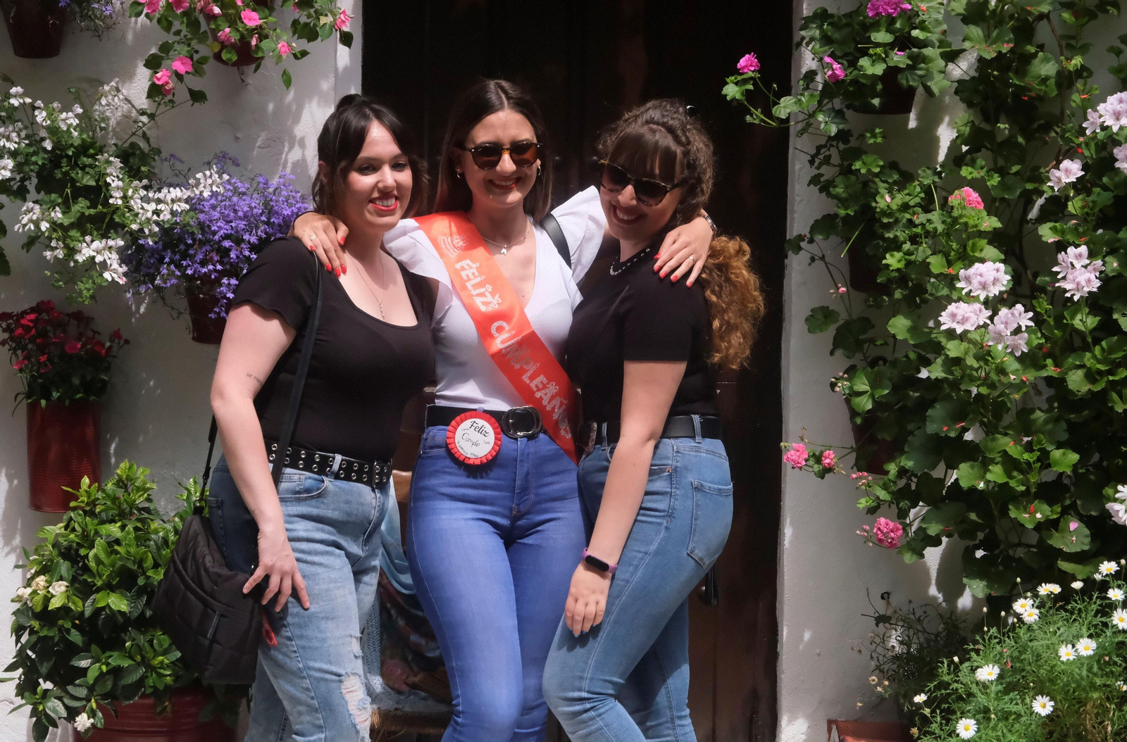 Los Patios de Córdoba se llenan de turistas en su primer fin de semana, en imágenes