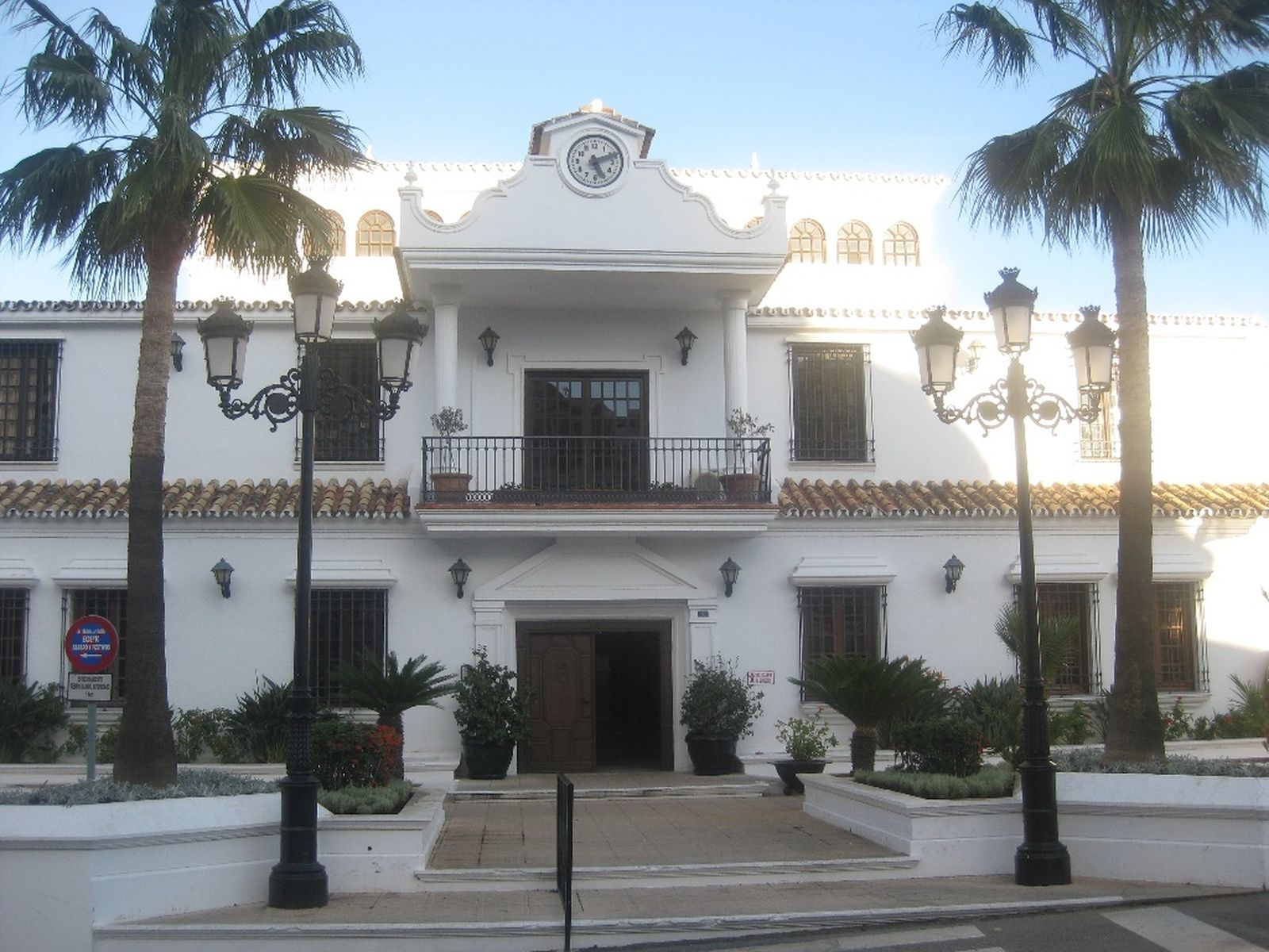 Vista general del Ayuntamiento de Mijas.