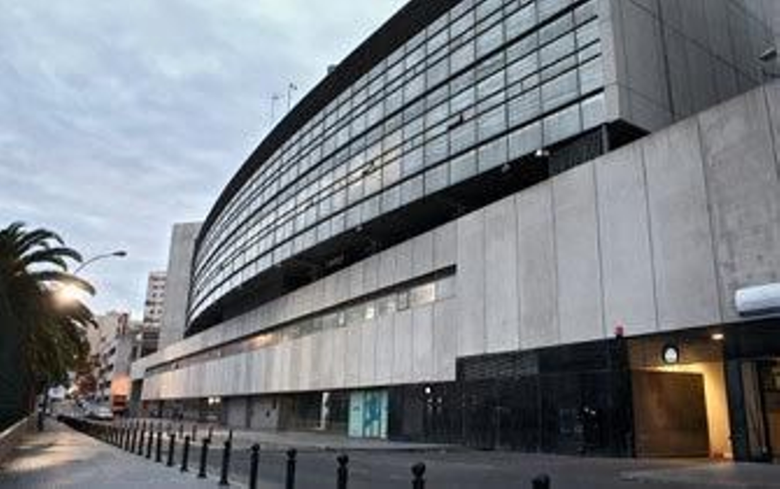 El Juzgado de lo Mercantil se ha trasladado a las oficinas del Fondo Sur del estadio Ramón de Carranza./Jesús Marín