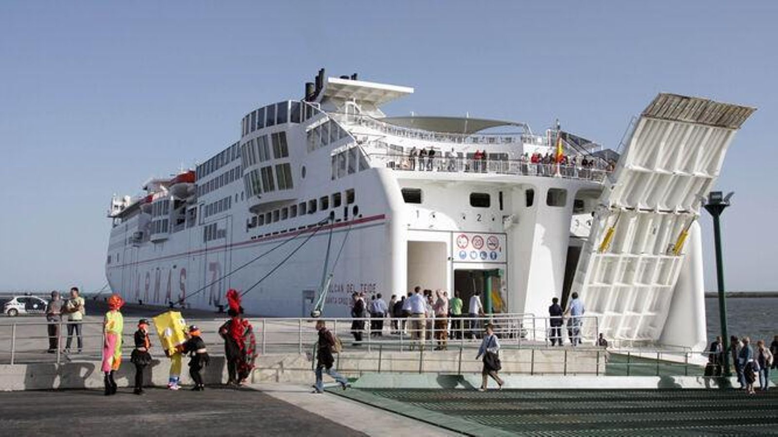 Uno de los ferrys de la naviera Armas que hace la línea Huelva-Canarias.