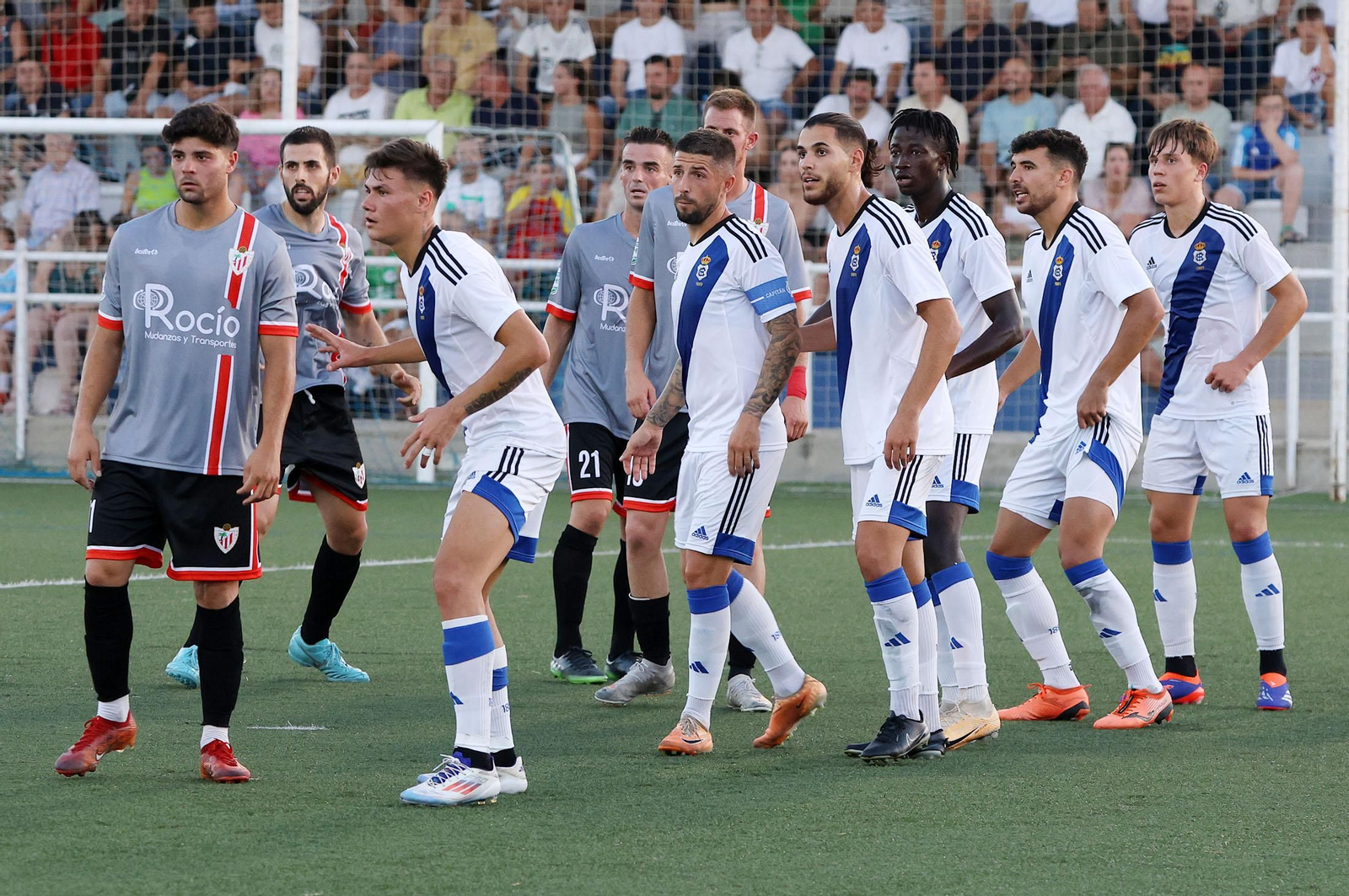 Imágenes del CD Rociana-Recreativo de Huelva en el I Memorial 'Fuente Clara Cabrera Mateos'