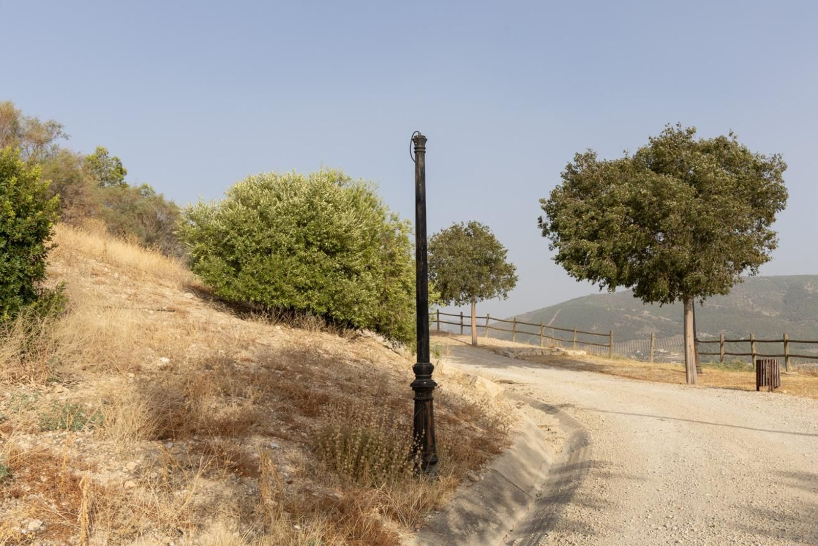 Estado de abandono del parque del Cerro de las Canteras