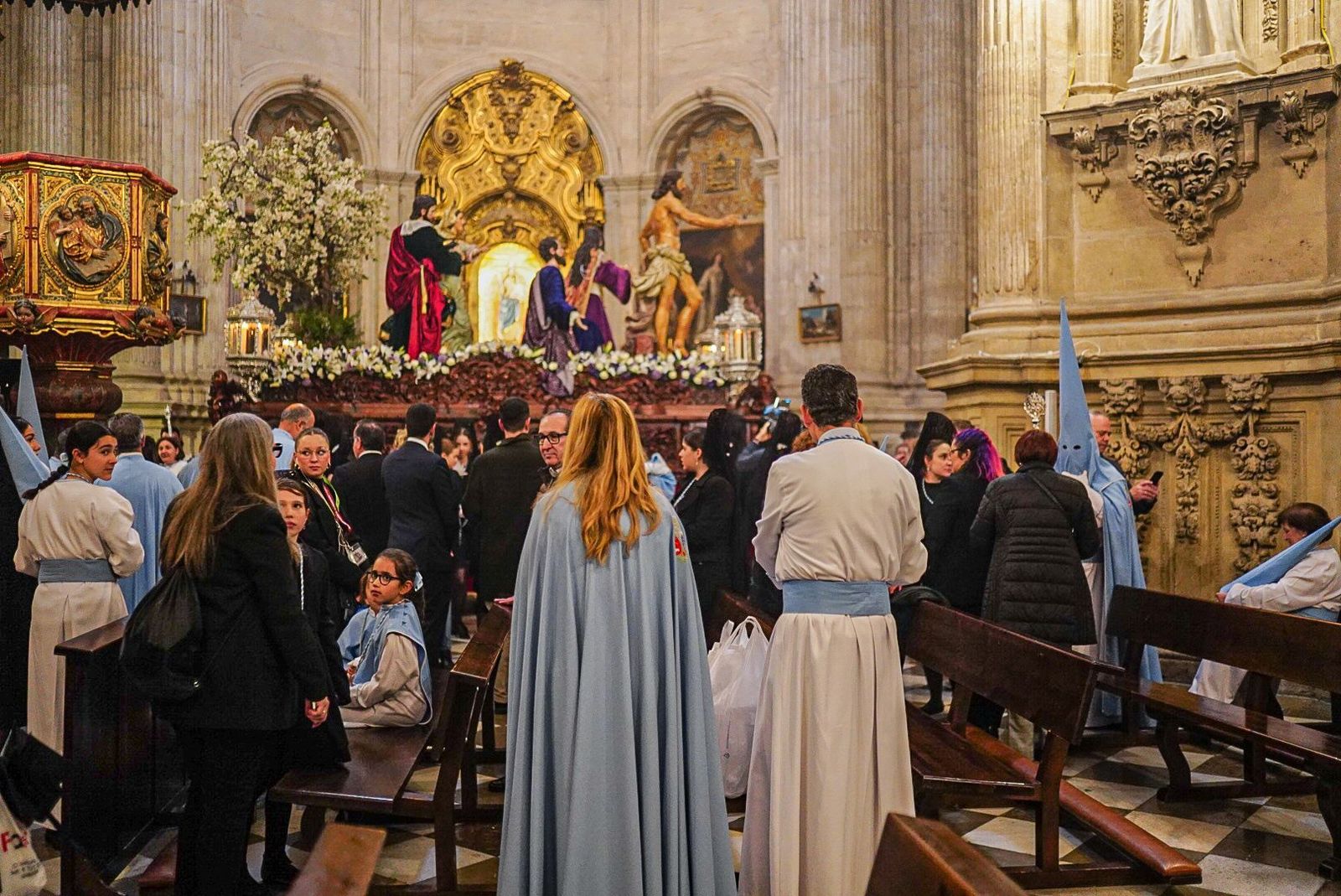 Así se ha vivido el Domingo de Resurrección en los templos en Granada