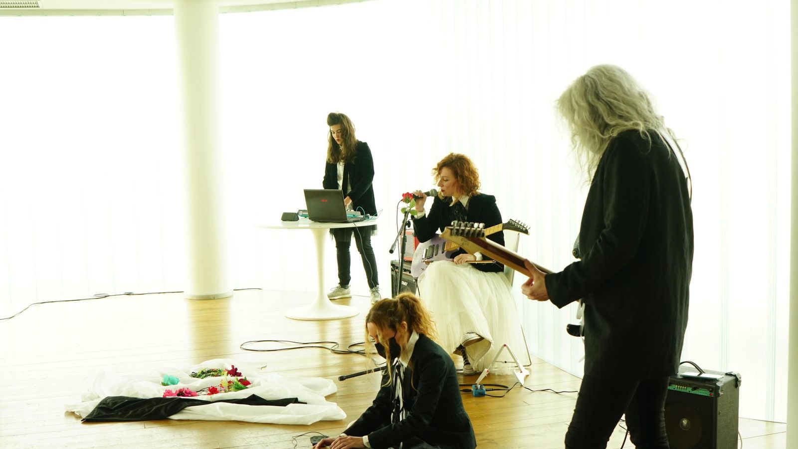 Otra imagen de Sario Téllez, Marilú Montesinos, Montse Rueda y Carlota Berzal.
