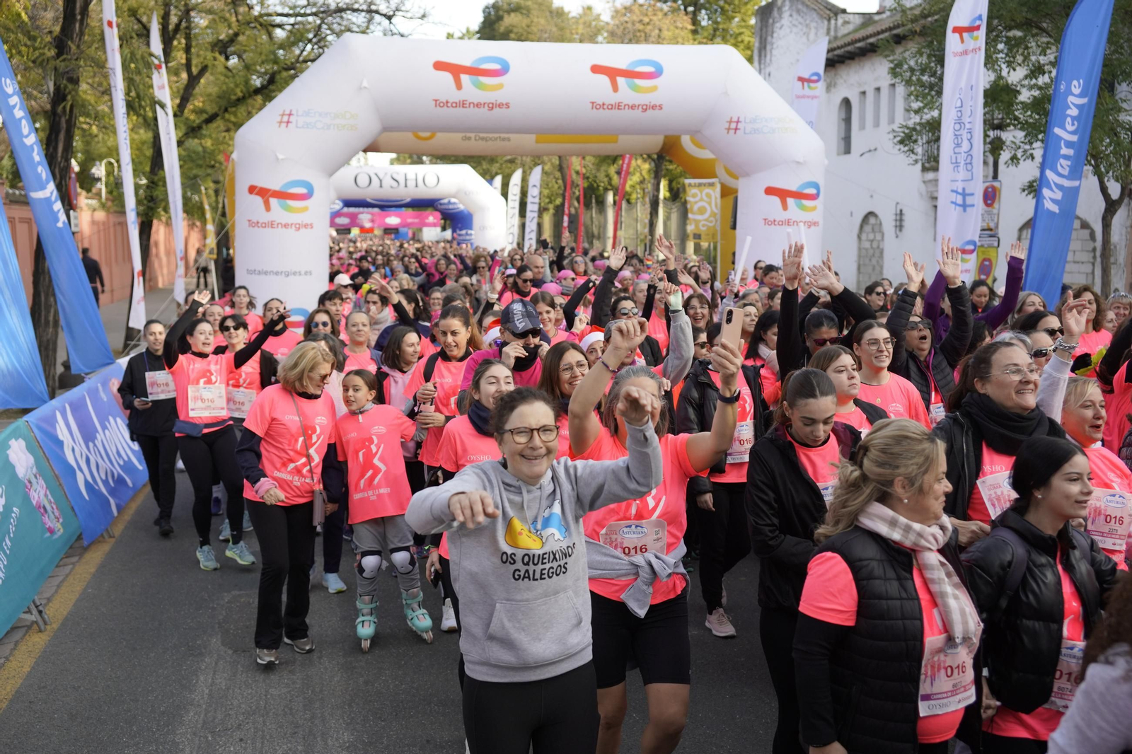 Búscate en las fotos de la Carrera de la Mujer de Sevilla