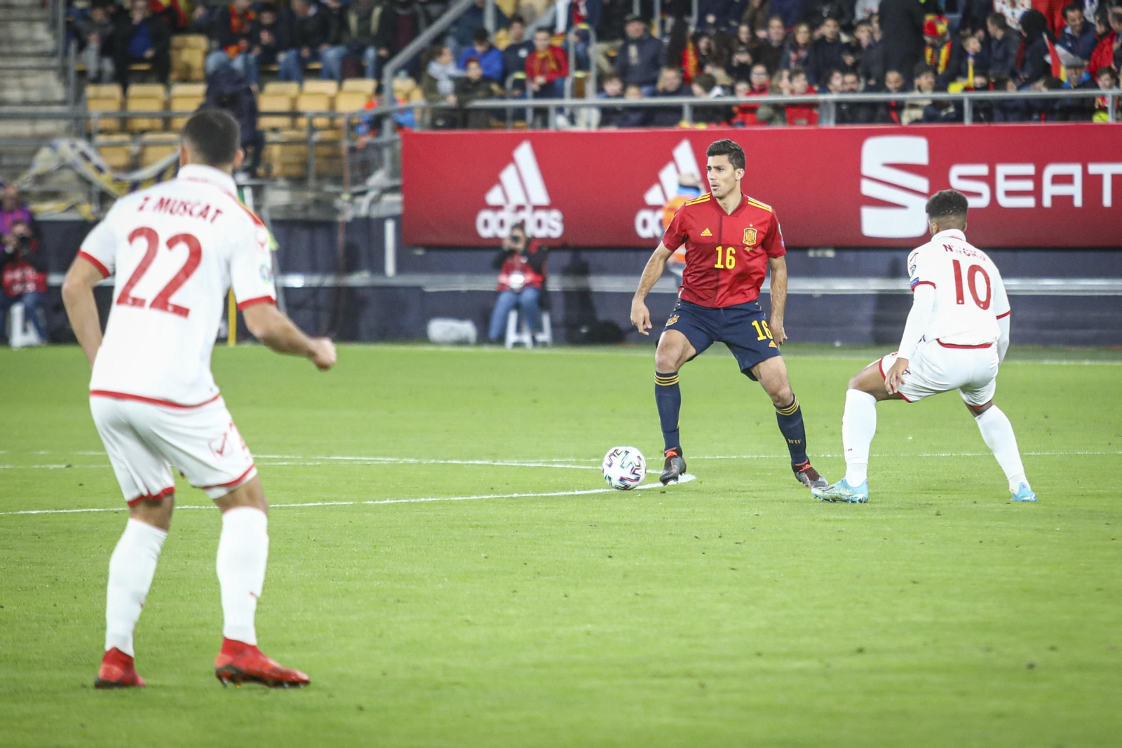 Las imágenes del España-Malta en Cádiz