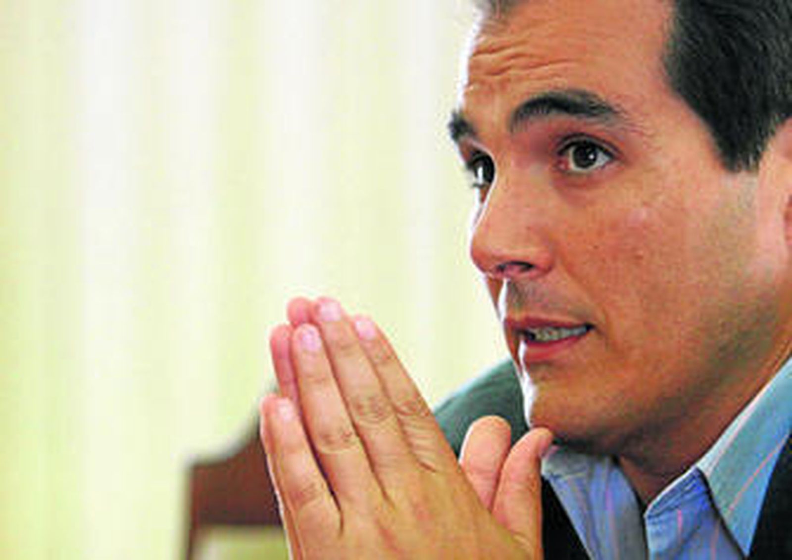 El candidato popular, durante una de las respuestas a la entrevista realizada con este periódico.