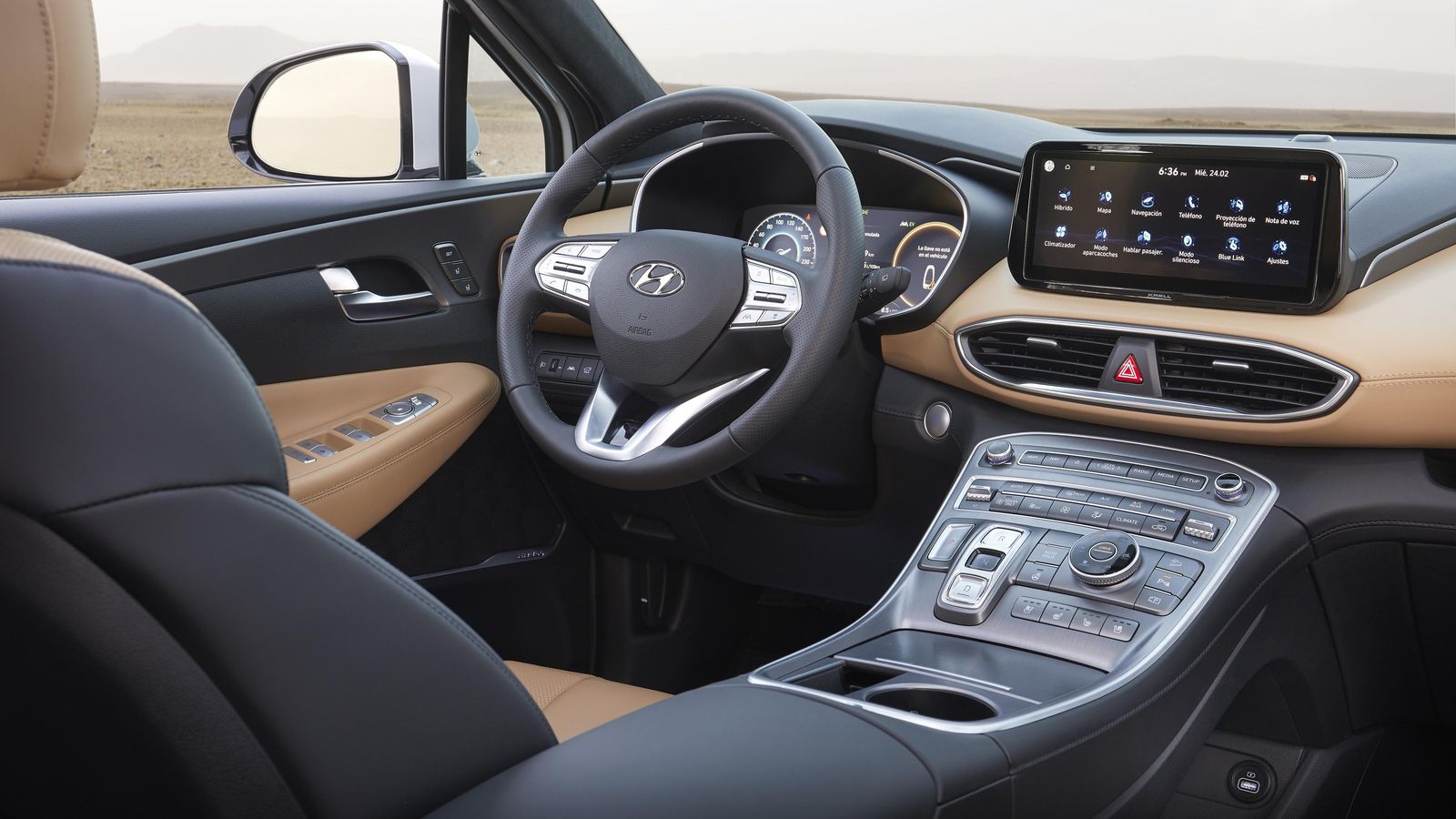 Con tantas funciones, la zona central del nuevo salpicadero apabulla un poco; sin embargo, acaba siendo muy sencilla de usar. El botón giratorio es el que determina cómo funcionan diferentes elementos del chasis, cadena de traccción, etc.