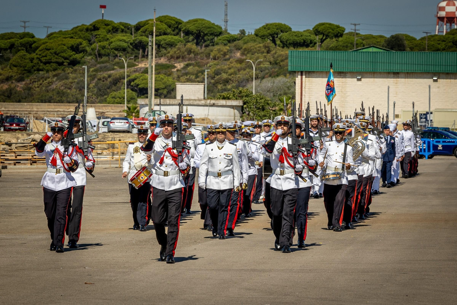 Imágenes: España y EEUU conmemoran 70 años de "guardias juntos" en la Base de Rota