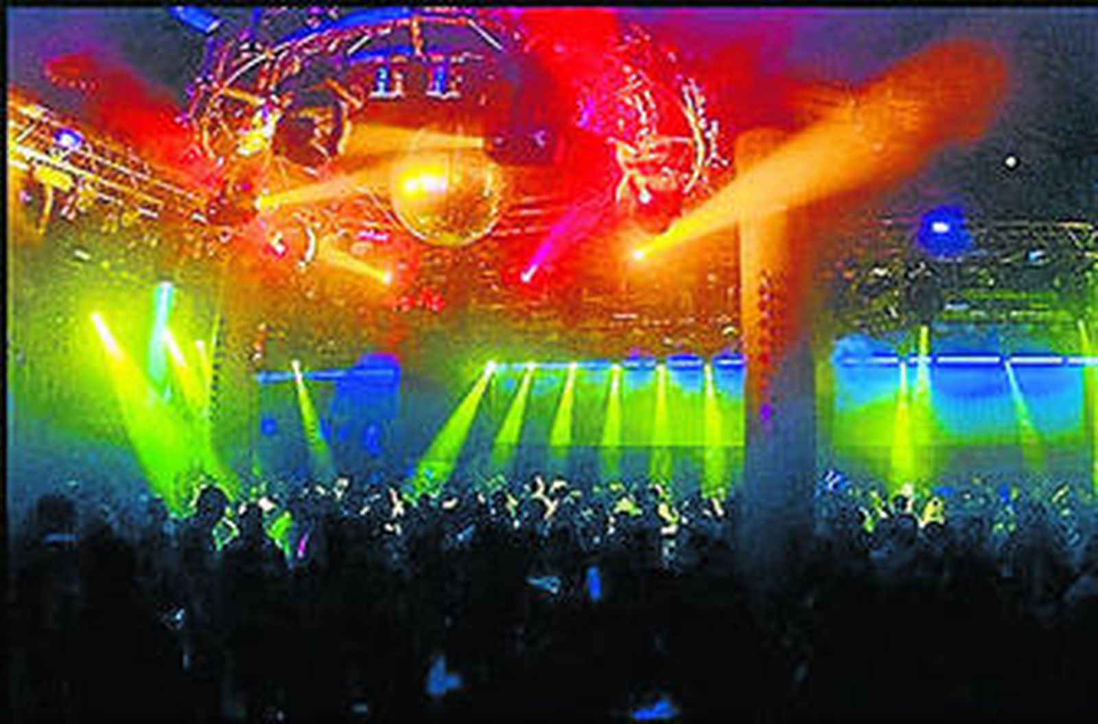 Feed Me actúa en directo en la Sala B3 el sábado