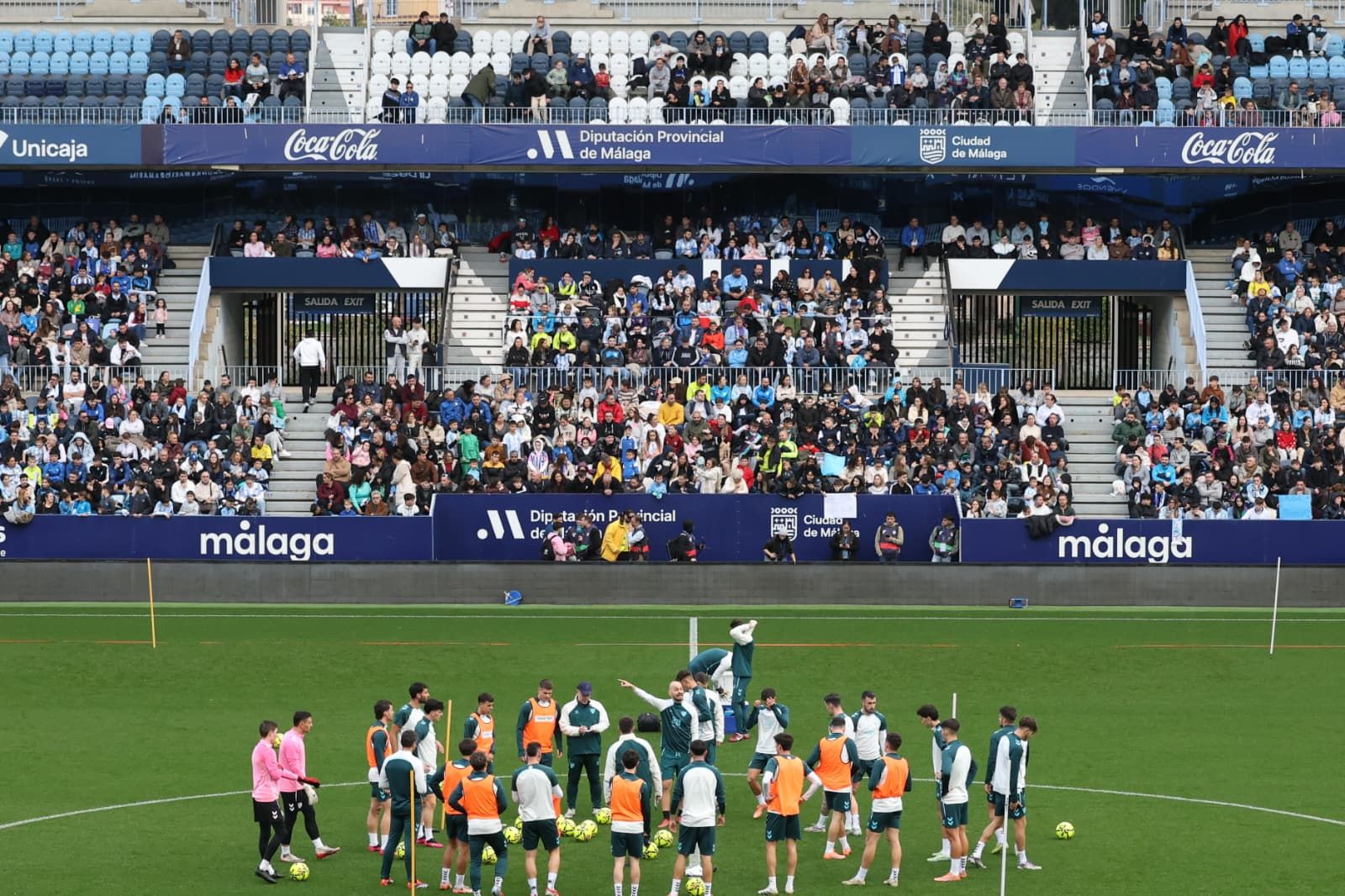 Búscate en las fotos del entrenamiento del Málaga CF en La Rosaleda