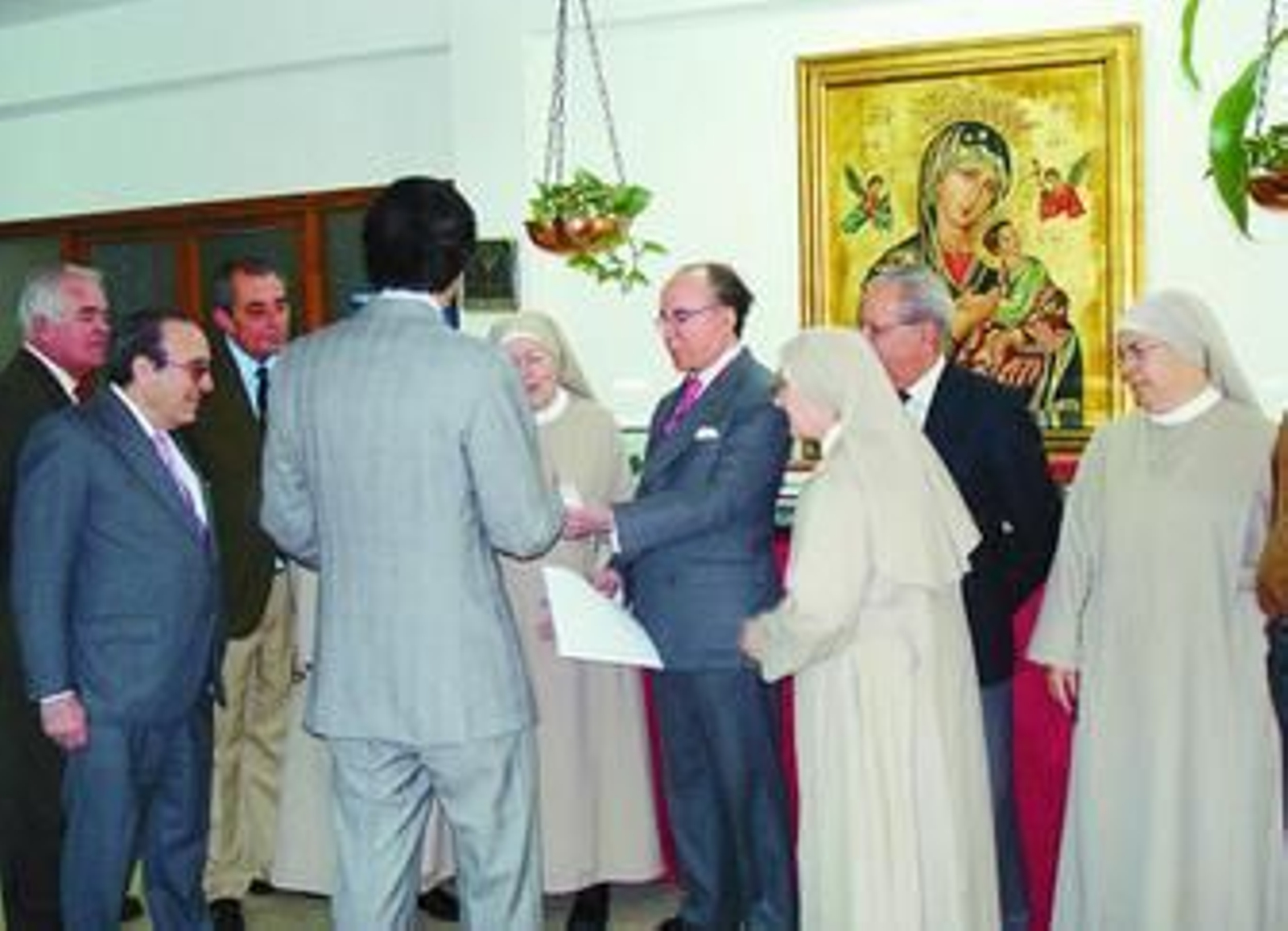 José María Ruiz-Mateos traslada la noticia a representantes de la comunidad religiosa responsable del colegio. José María Ruiz-Mateos traslada la noticia a representantes de la comunidad religiosa responsable del colegio.