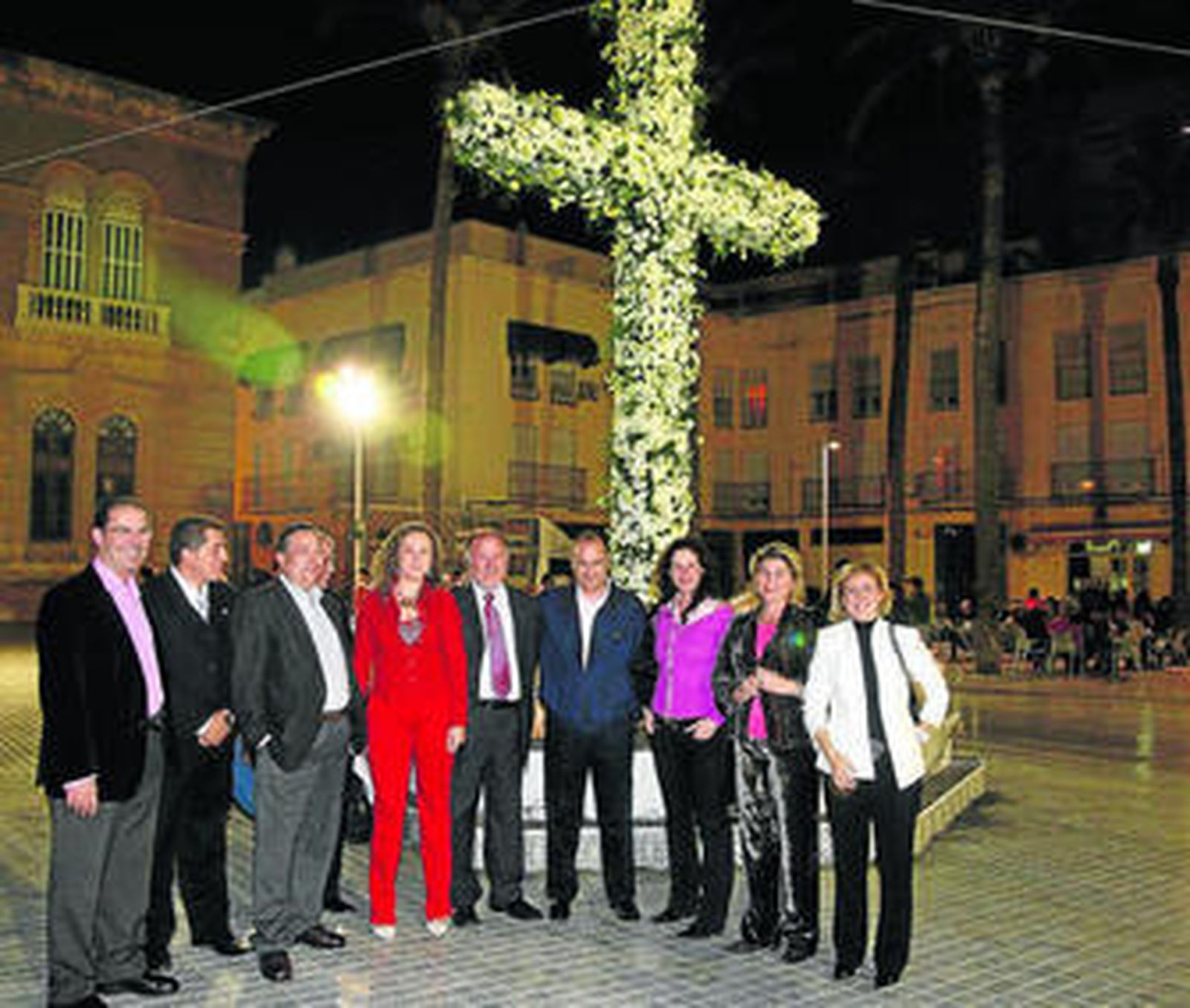 Cofradías y asociaciones celebran sus Cruces de Mayo.