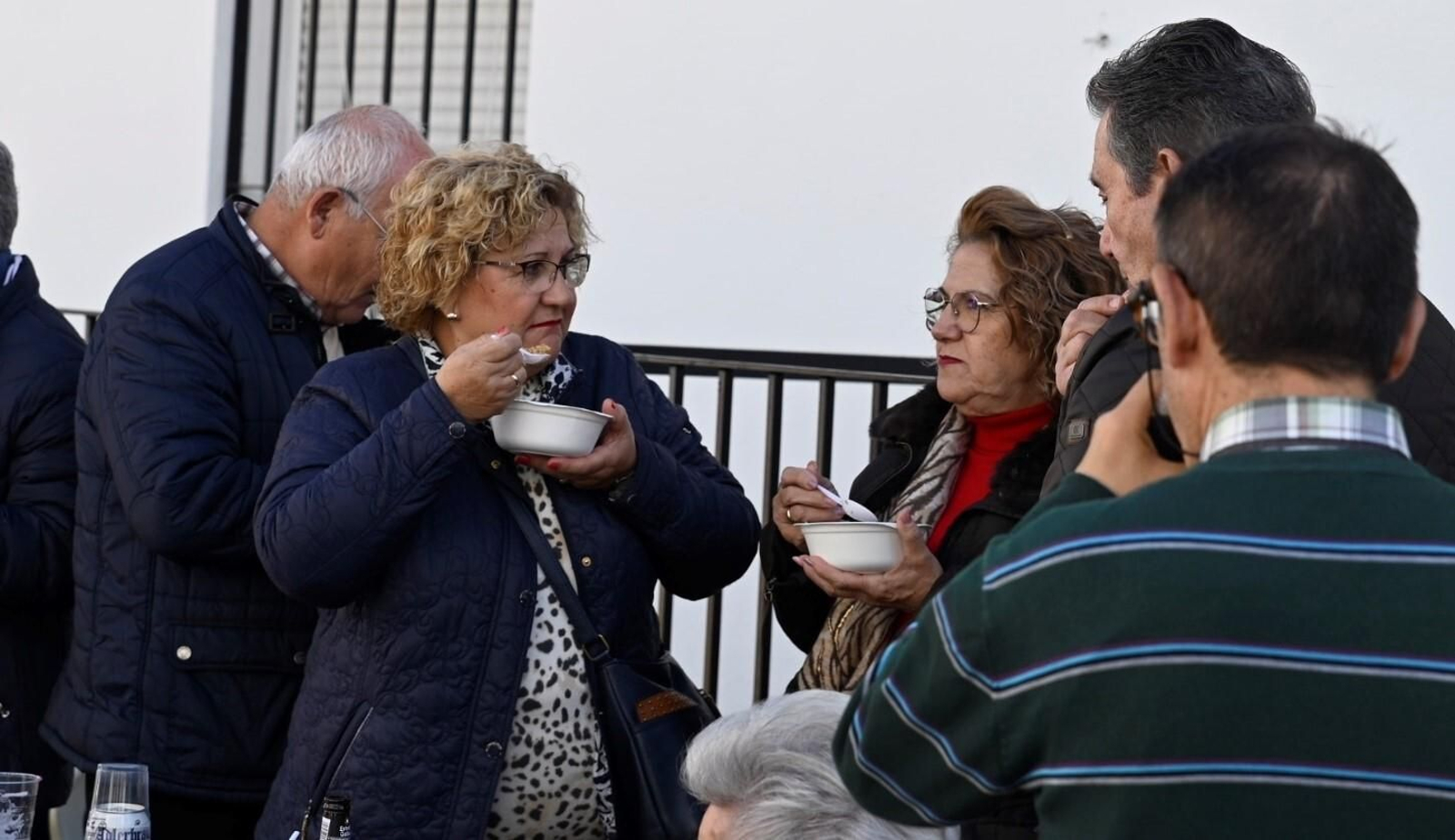 Las migas de la Cruz Blanca en Córdoba, en imágenes