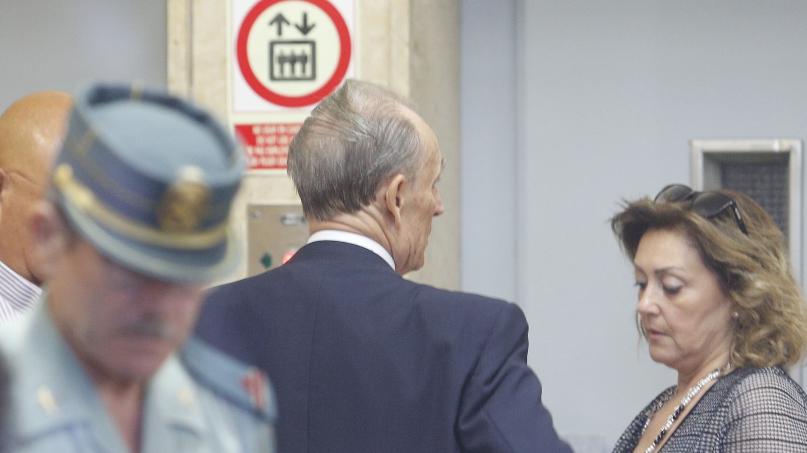 Lopera, en el interior del edificio de la Audiencia de Sevilla.