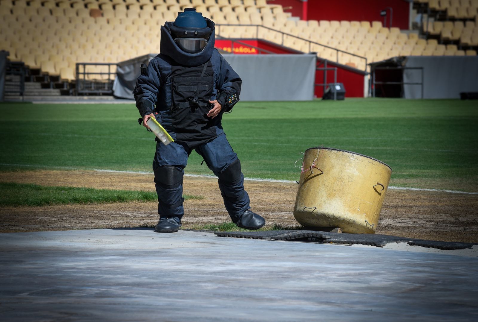 La exhibición policial con participación de la Unidad Aérea, Guías Caninos y Caballería, en imágenes